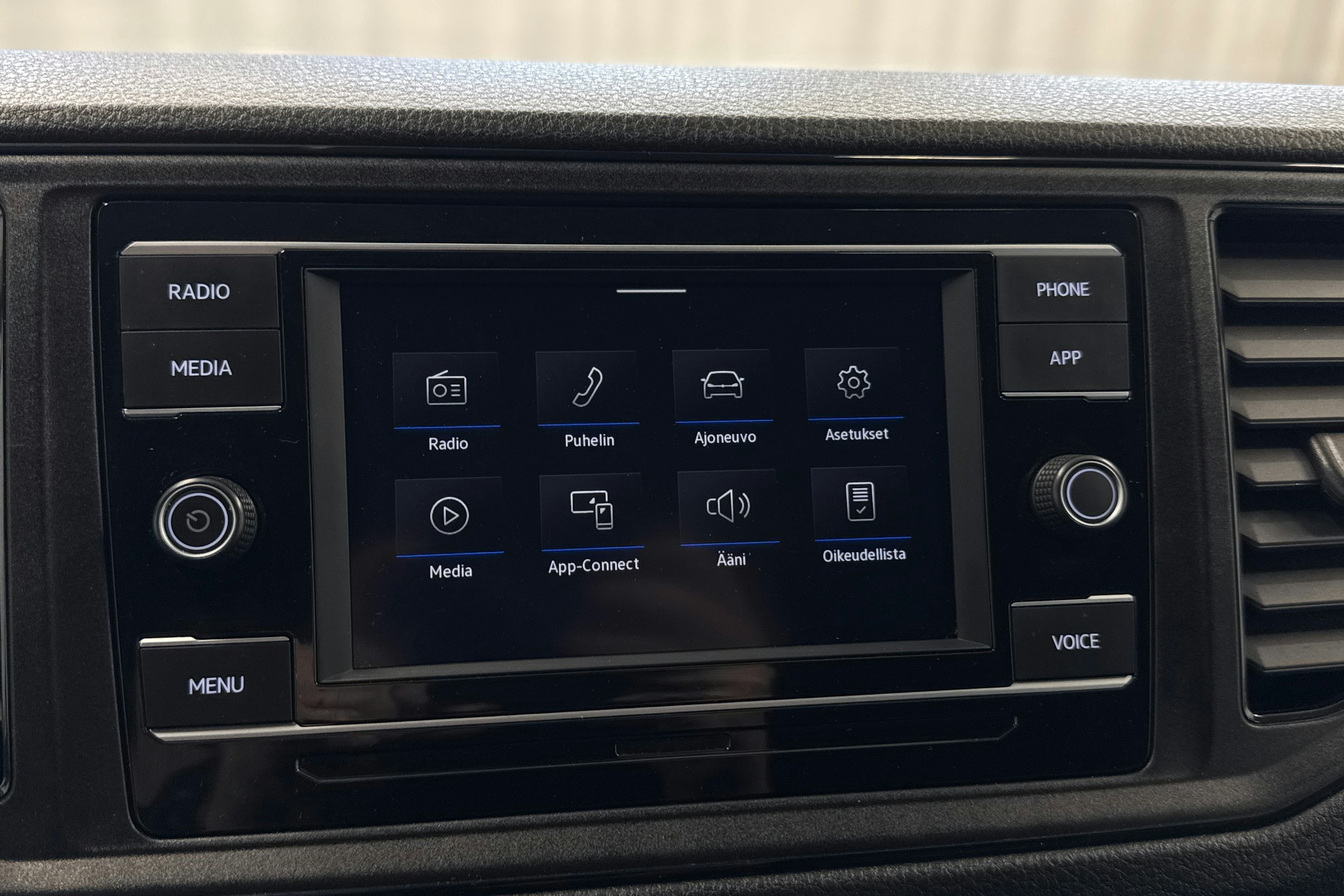 musta Volkswagen Crafter 2021 kuva 17.