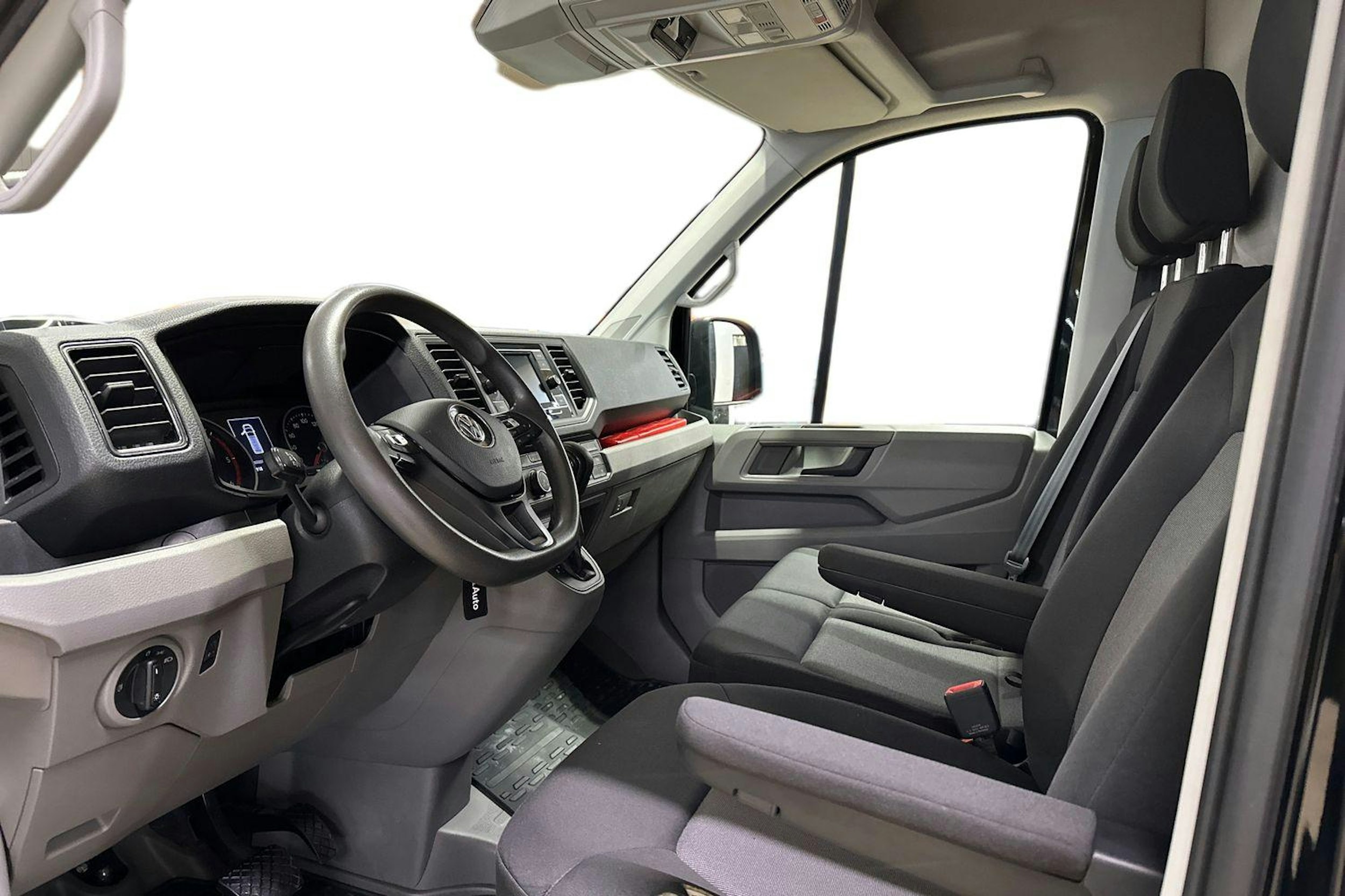 musta Volkswagen Crafter 2021 kuva 7.