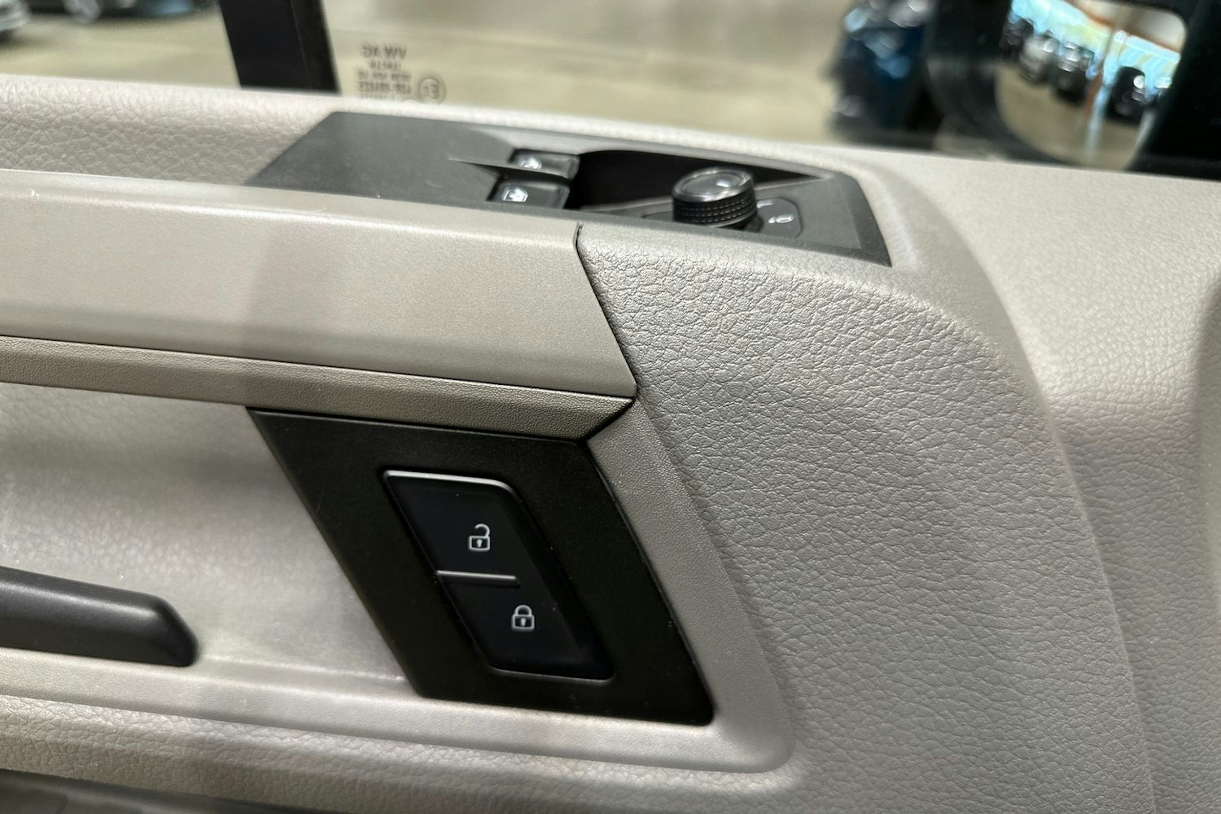 musta Volkswagen Crafter 2021 kuva 17.