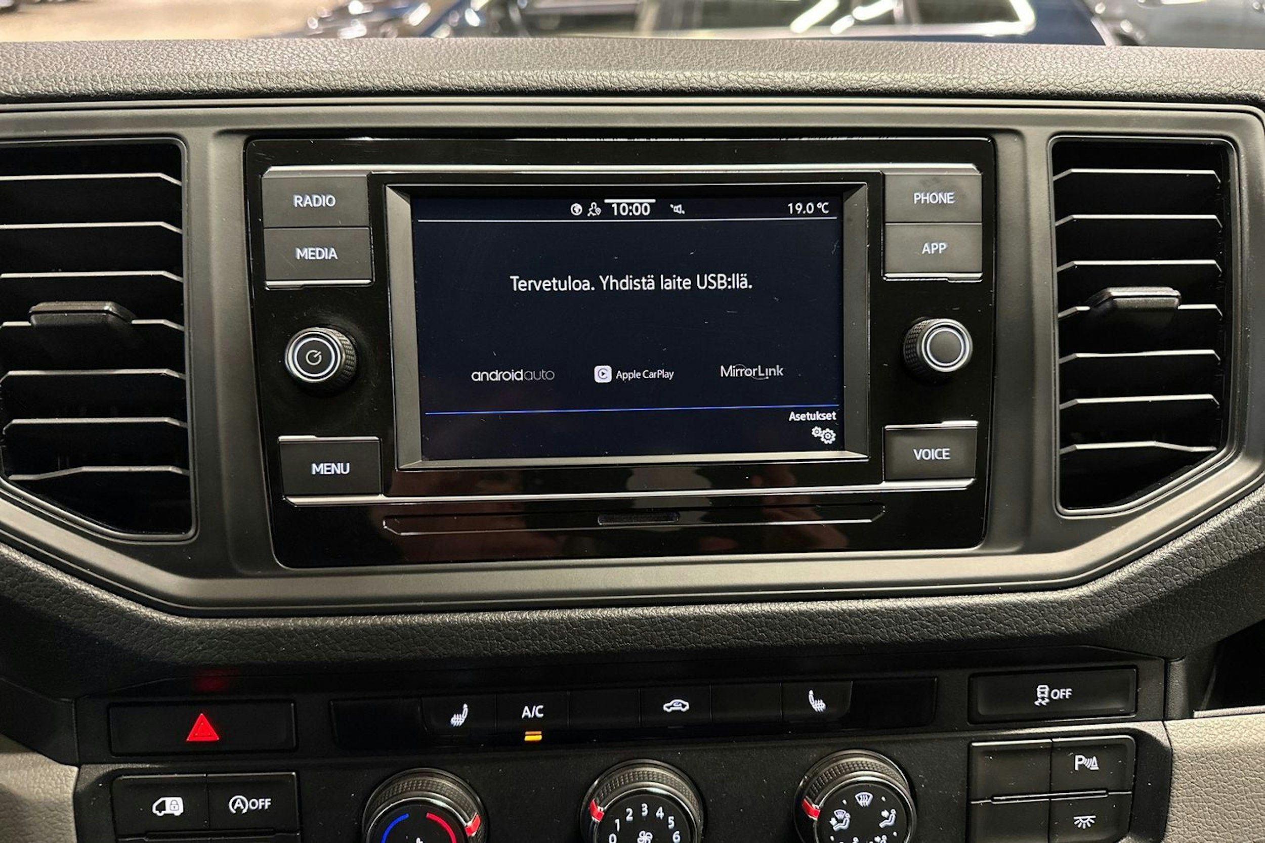musta Volkswagen Crafter 2021 kuva 21.