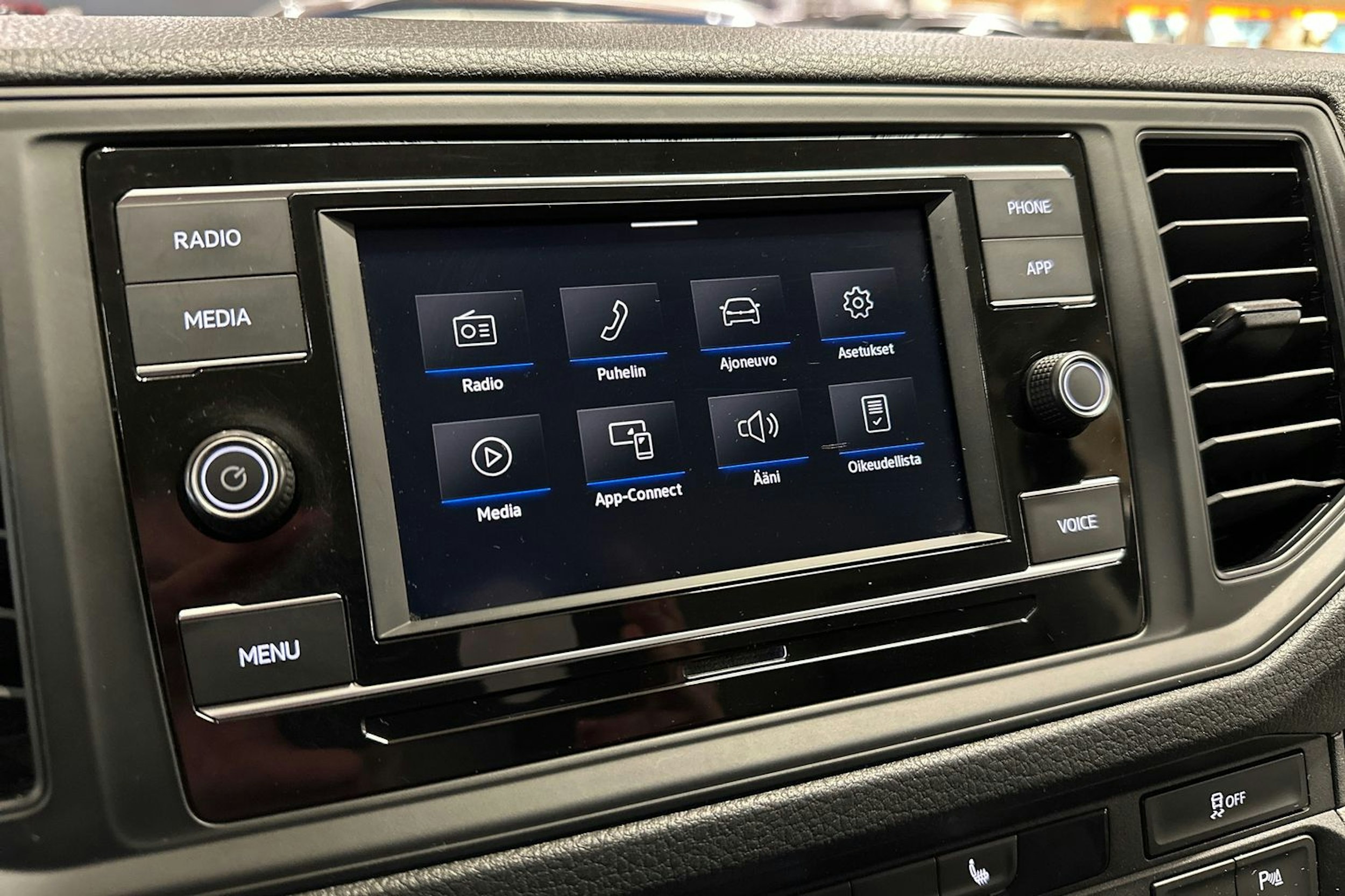 musta Volkswagen Crafter 2021 kuva 23.