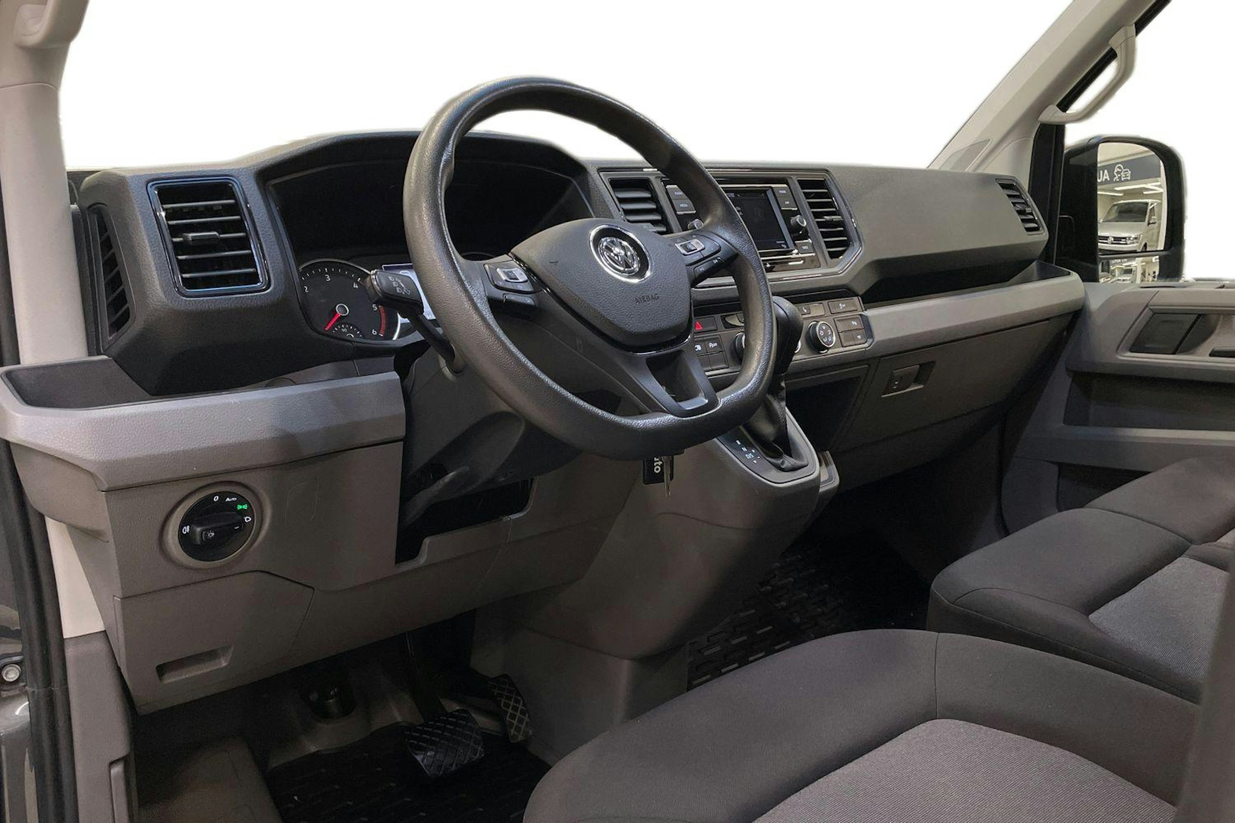 harmaa Volkswagen Crafter 2021 kuva 8.
