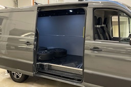 harmaa Volkswagen Crafter 2021 kuva 13.