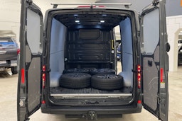 harmaa Volkswagen Crafter 2021 kuva 15.