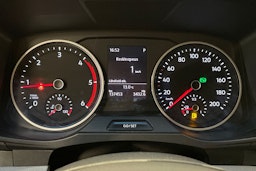 harmaa Volkswagen Crafter 2021 kuva 17.