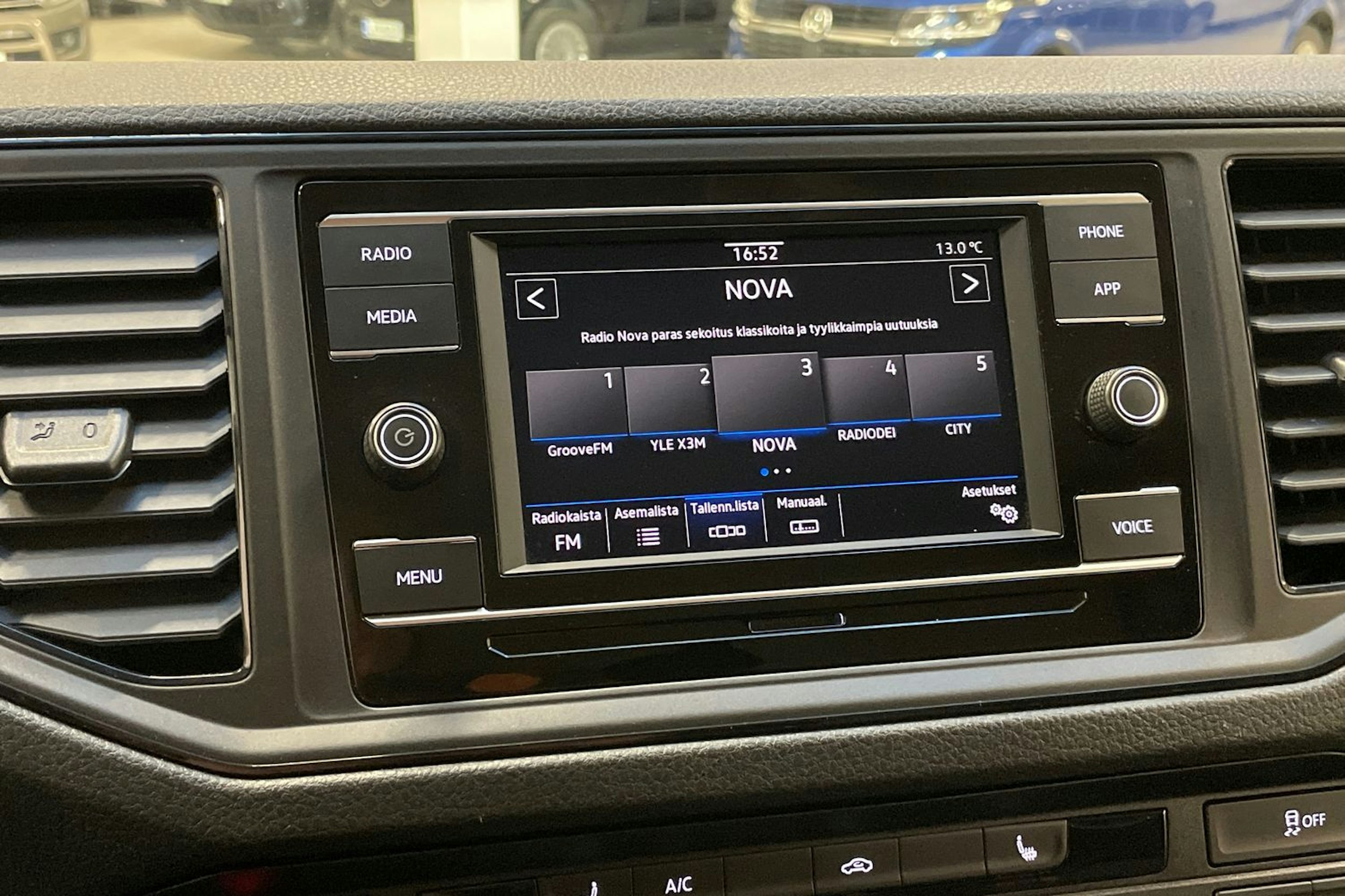 harmaa Volkswagen Crafter 2021 kuva 18.