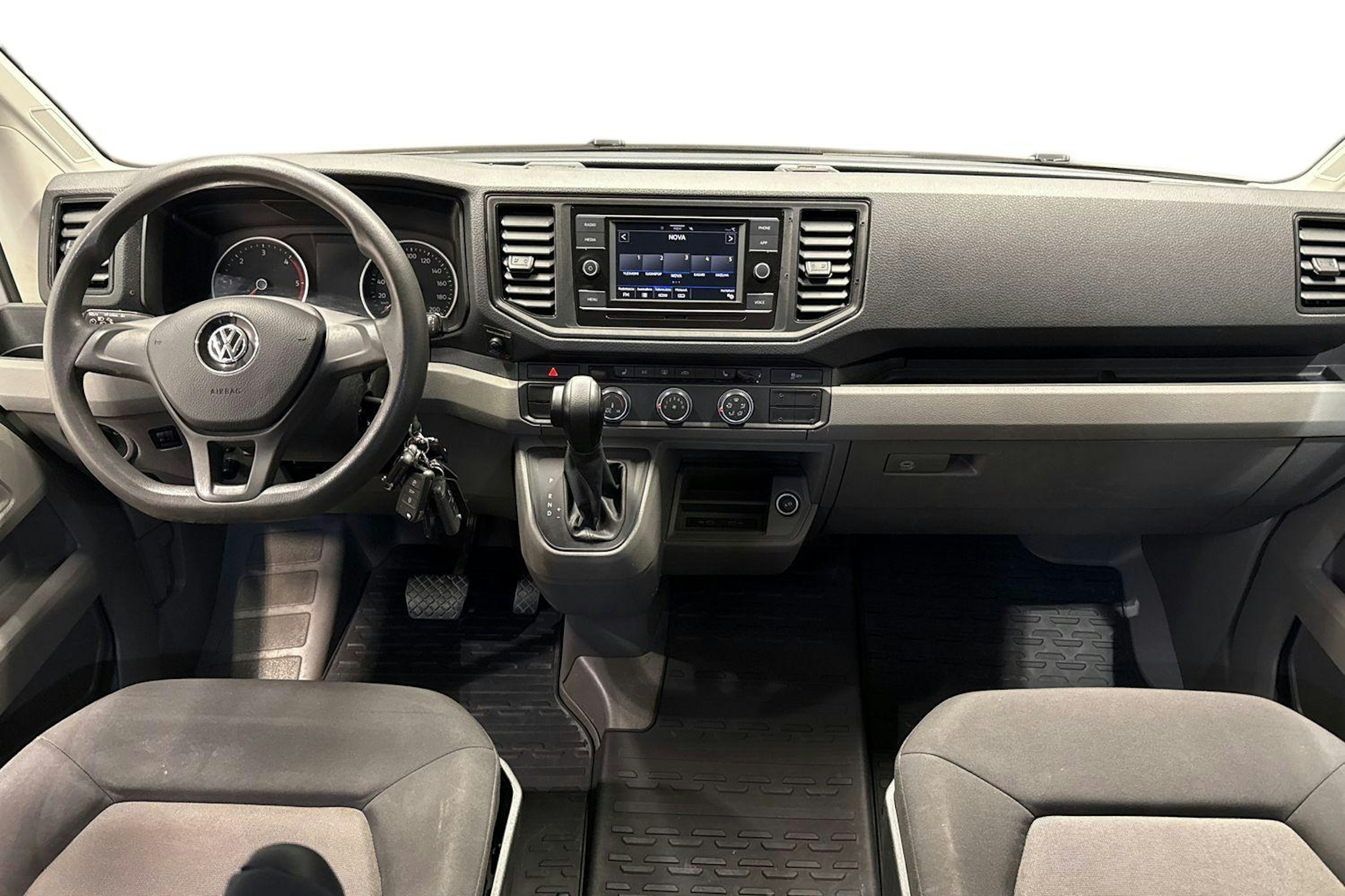 Valkoinen Volkswagen CRAFTER 2021 kuva 9.