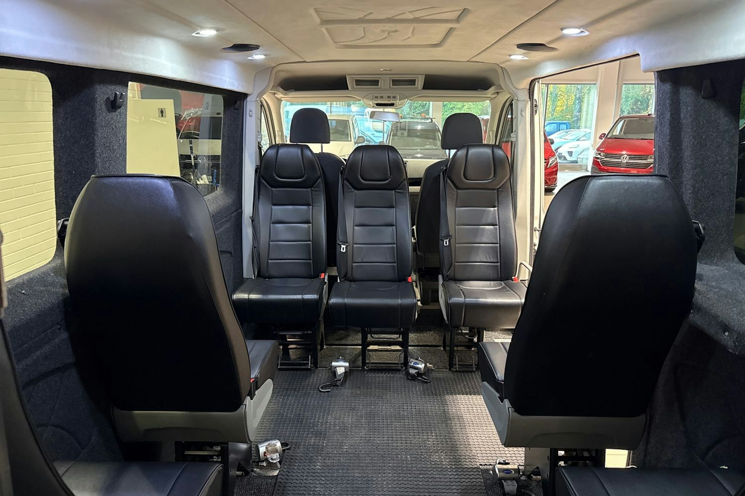 Valkoinen Volkswagen CRAFTER 2021 kuva 17.