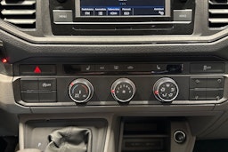 Valkoinen Volkswagen CRAFTER 2021 kuva 20.