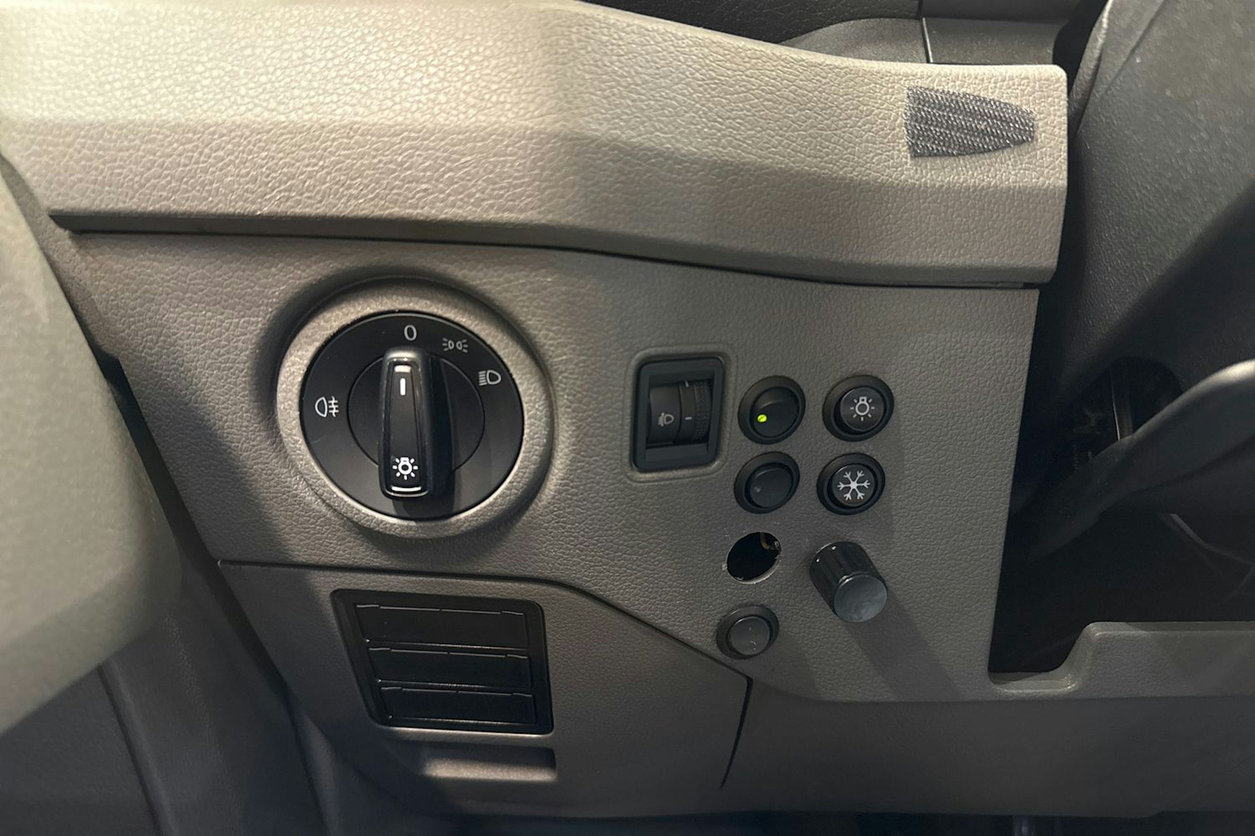 Valkoinen Volkswagen CRAFTER 2021 kuva 24.