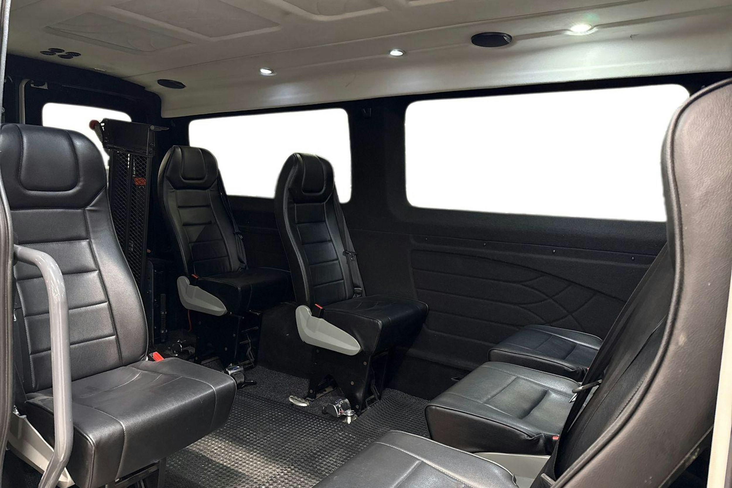Valkoinen Volkswagen CRAFTER 2021 kuva 3.