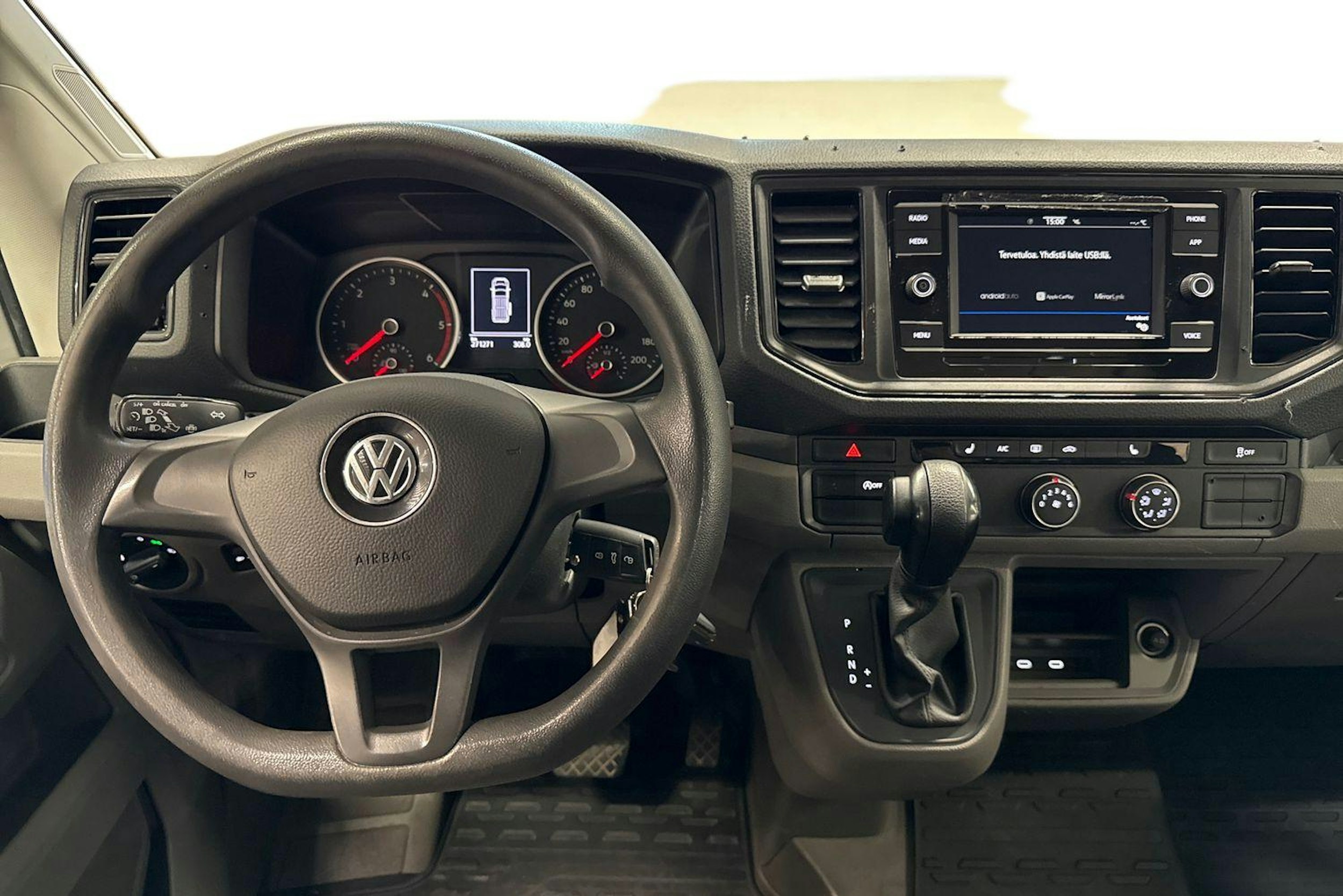 Valkoinen Volkswagen CRAFTER 2021 kuva 7.