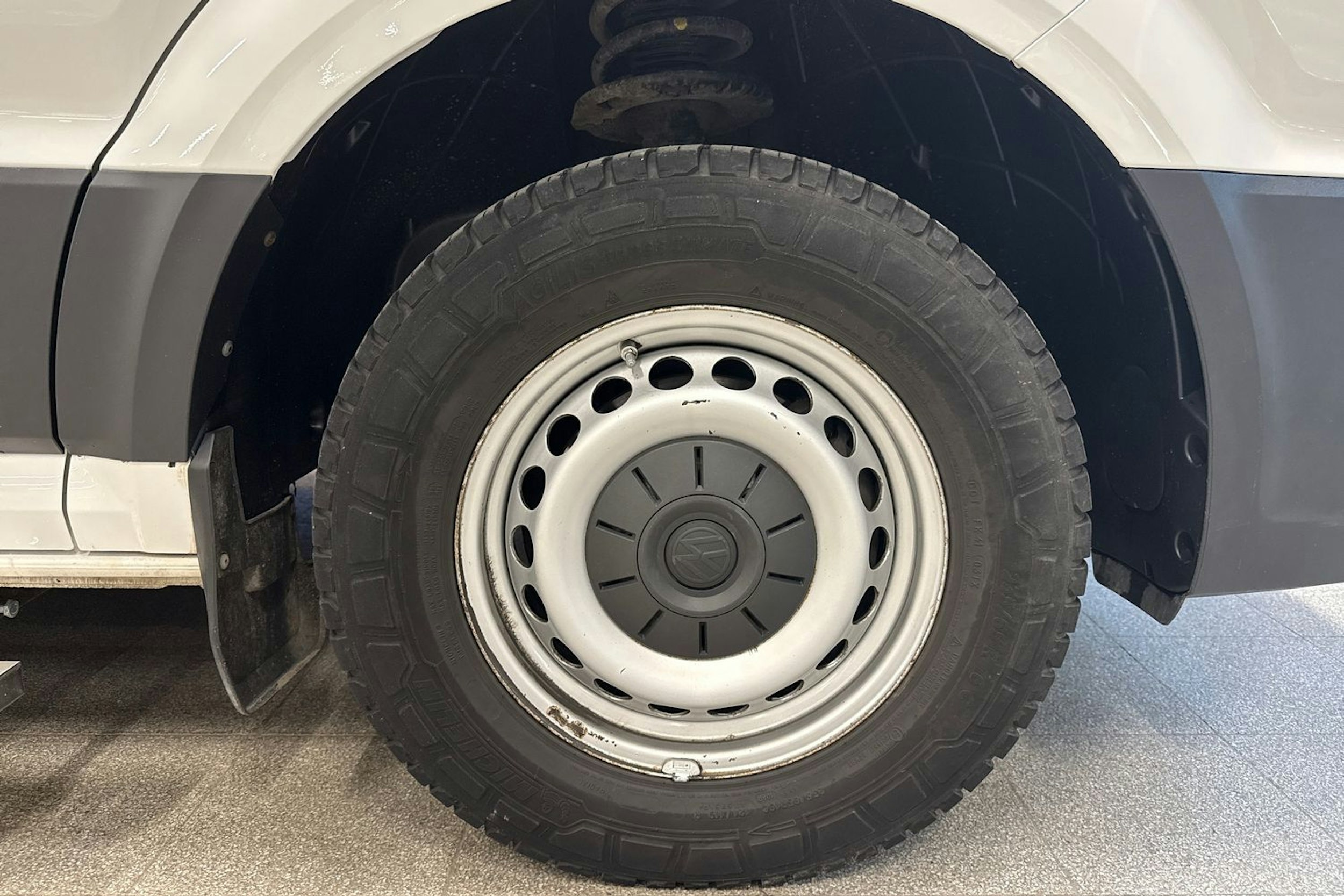 Valkoinen Volkswagen CRAFTER 2021 kuva 9.
