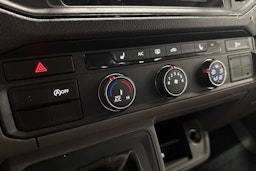 Valkoinen Volkswagen CRAFTER 2021 kuva 15.