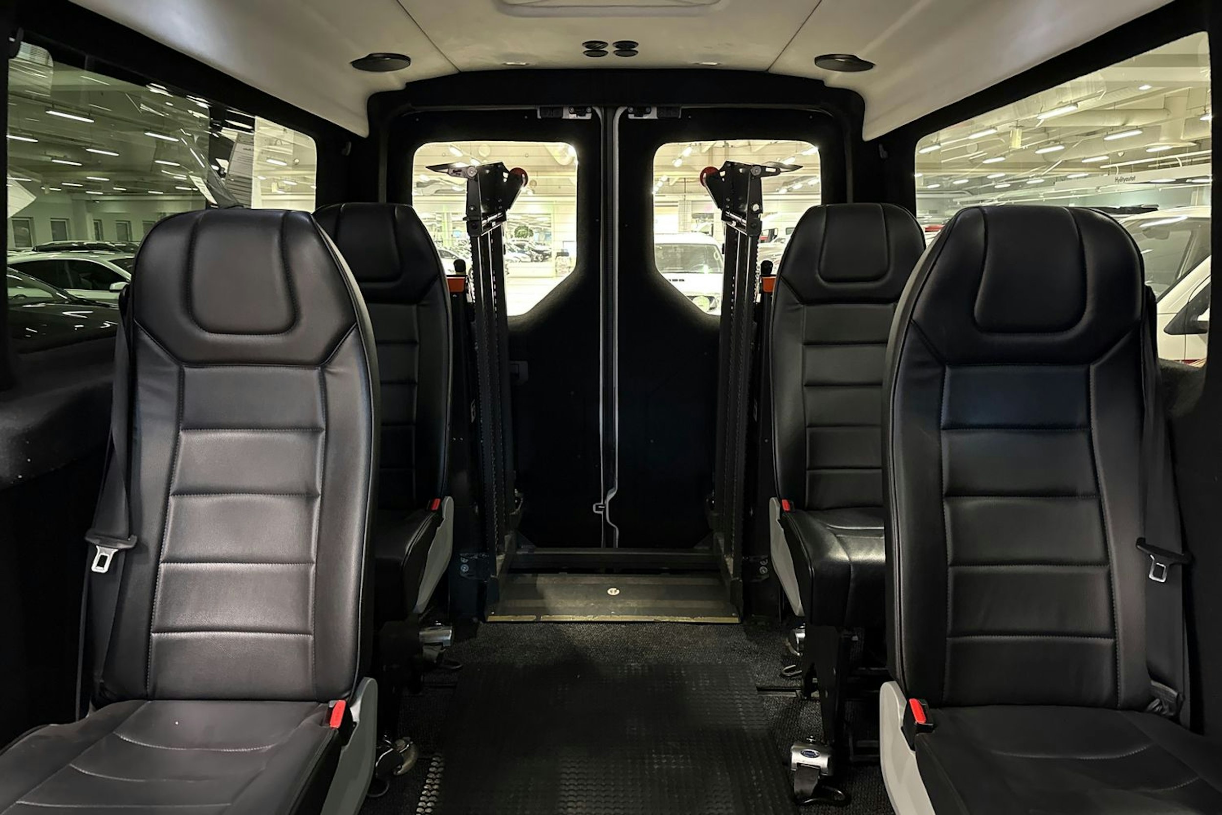 Valkoinen Volkswagen CRAFTER 2021 kuva 20.
