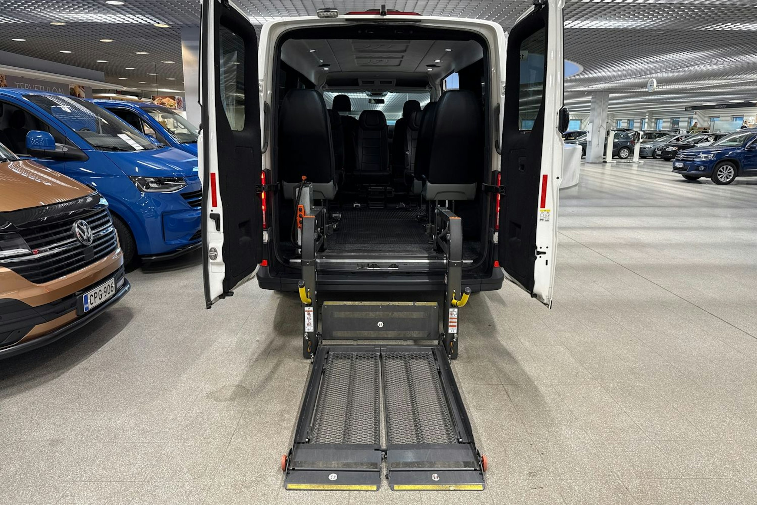 Valkoinen Volkswagen CRAFTER 2021 kuva 23.