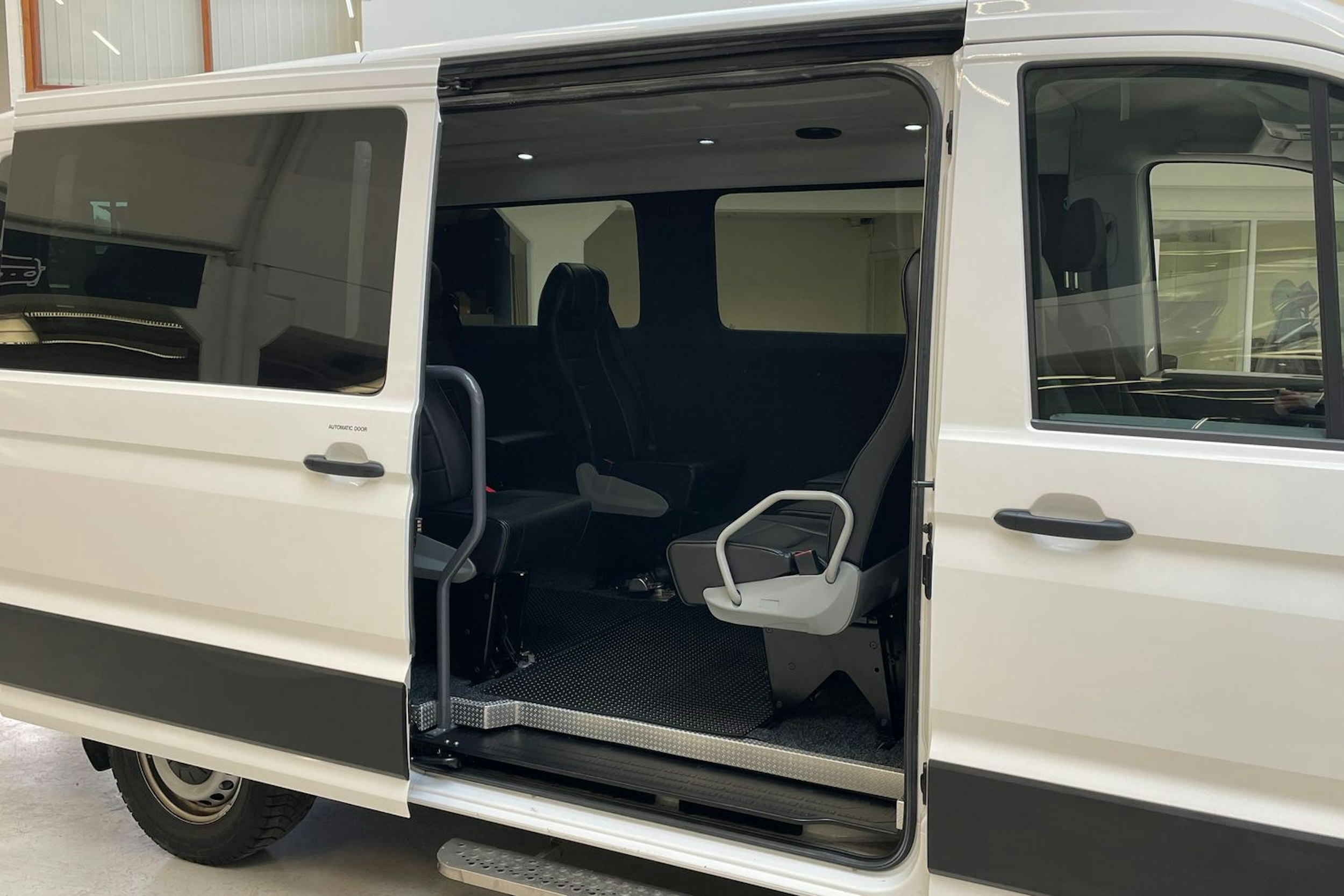 valkoinen Volkswagen Crafter 2021 kuva 13.