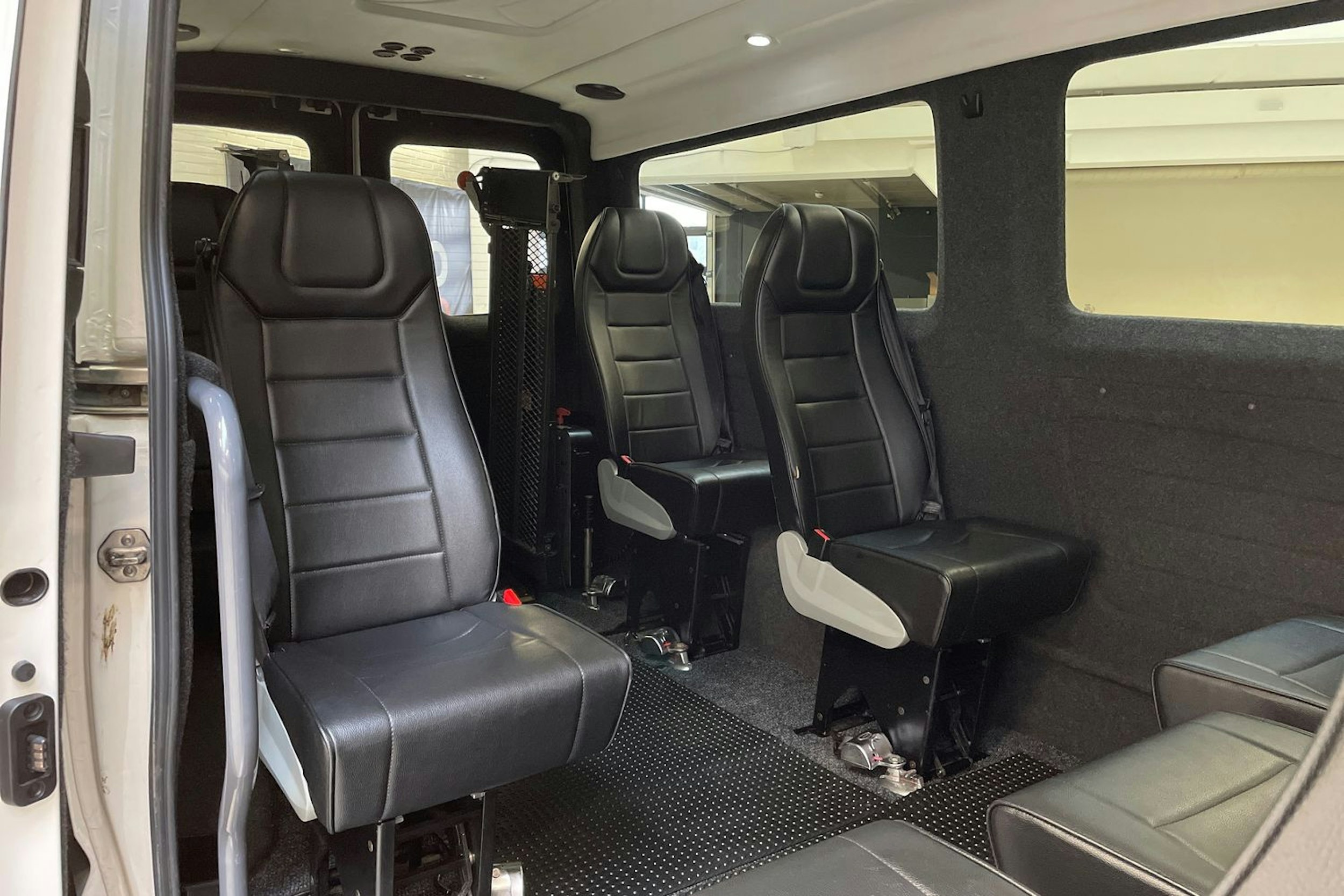valkoinen Volkswagen Crafter 2021 kuva 15.