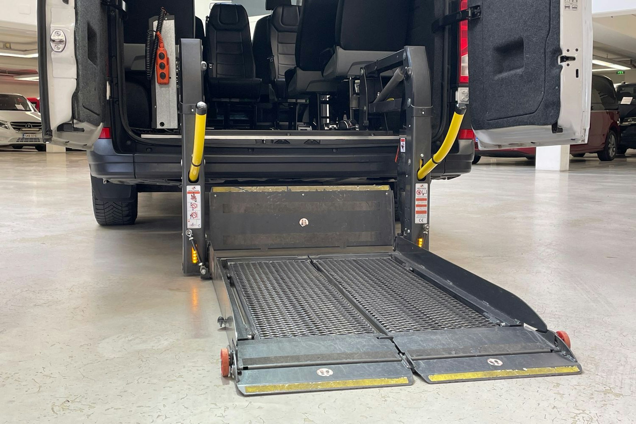 valkoinen Volkswagen Crafter 2021 kuva 17.