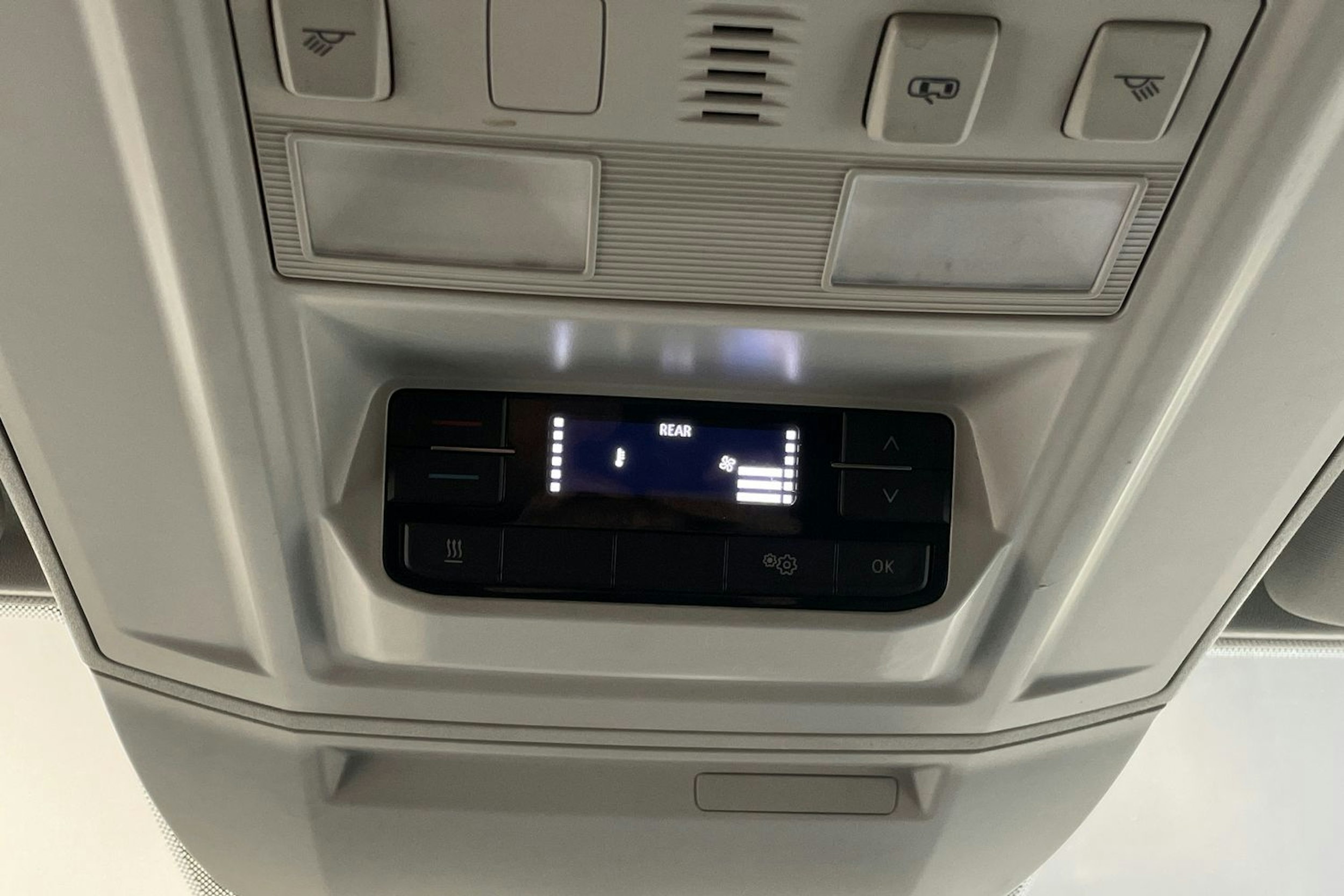 valkoinen Volkswagen Crafter 2021 kuva 22.