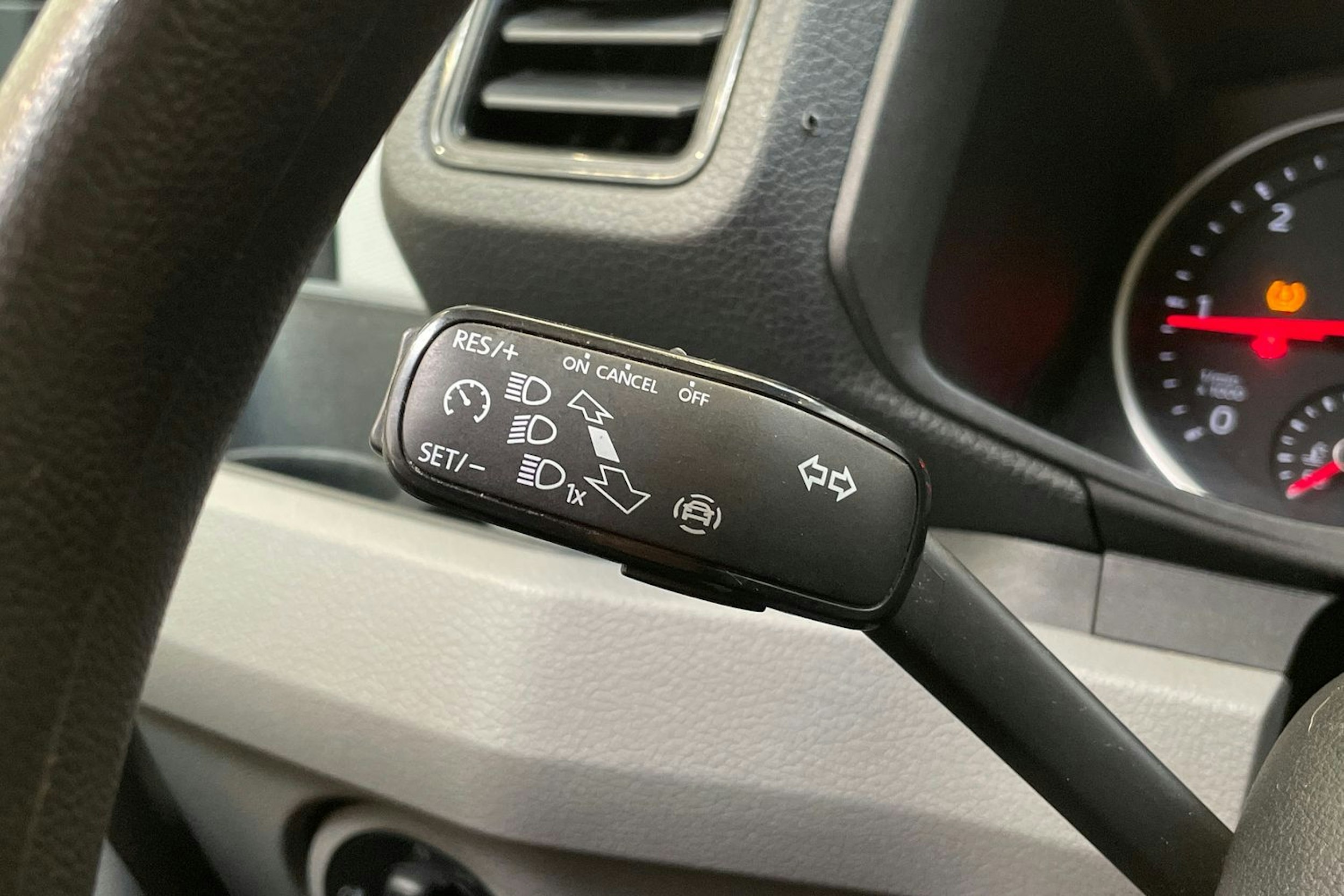 valkoinen Volkswagen Crafter 2021 kuva 23.