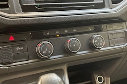 valkoinen Volkswagen Crafter 2021 kuva 26.