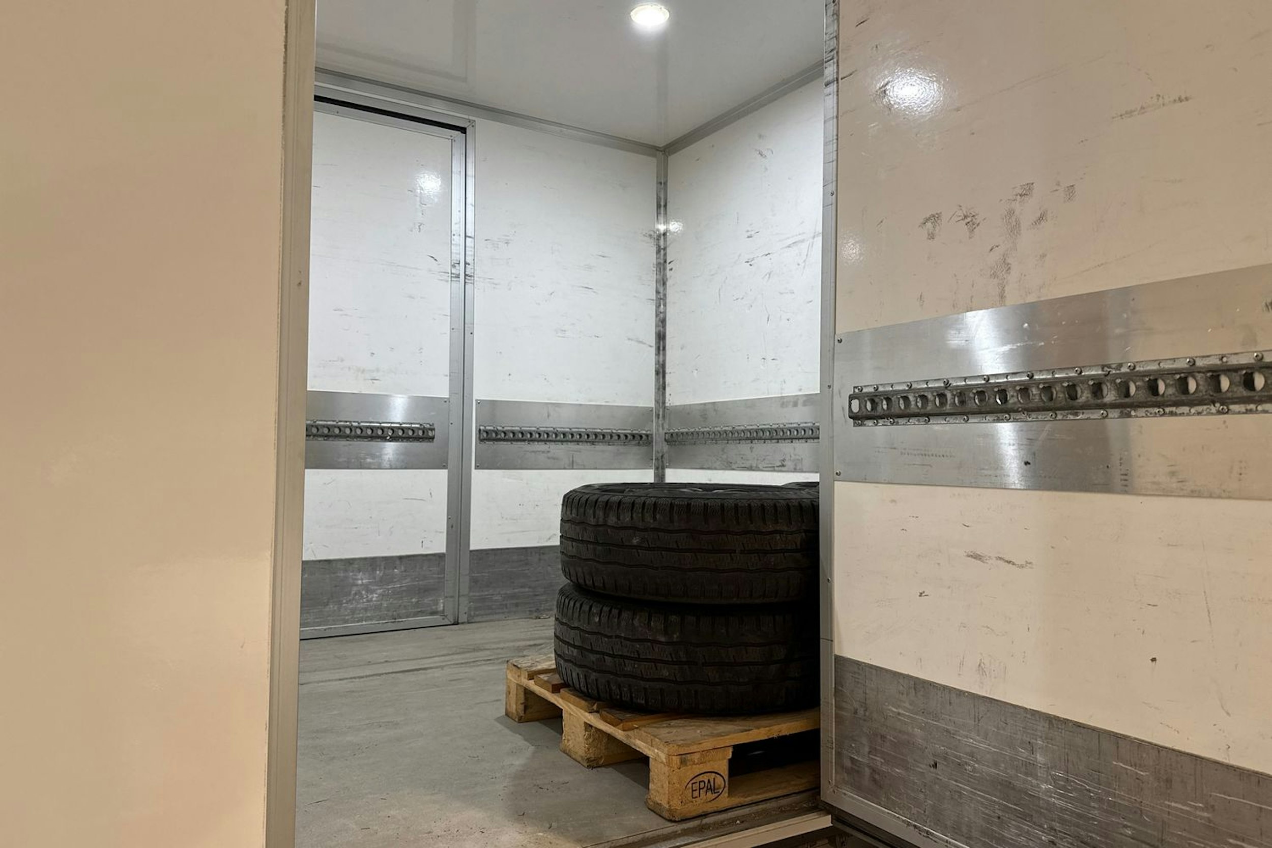 Harmaa Volkswagen CRAFTER 2021 kuva 15.