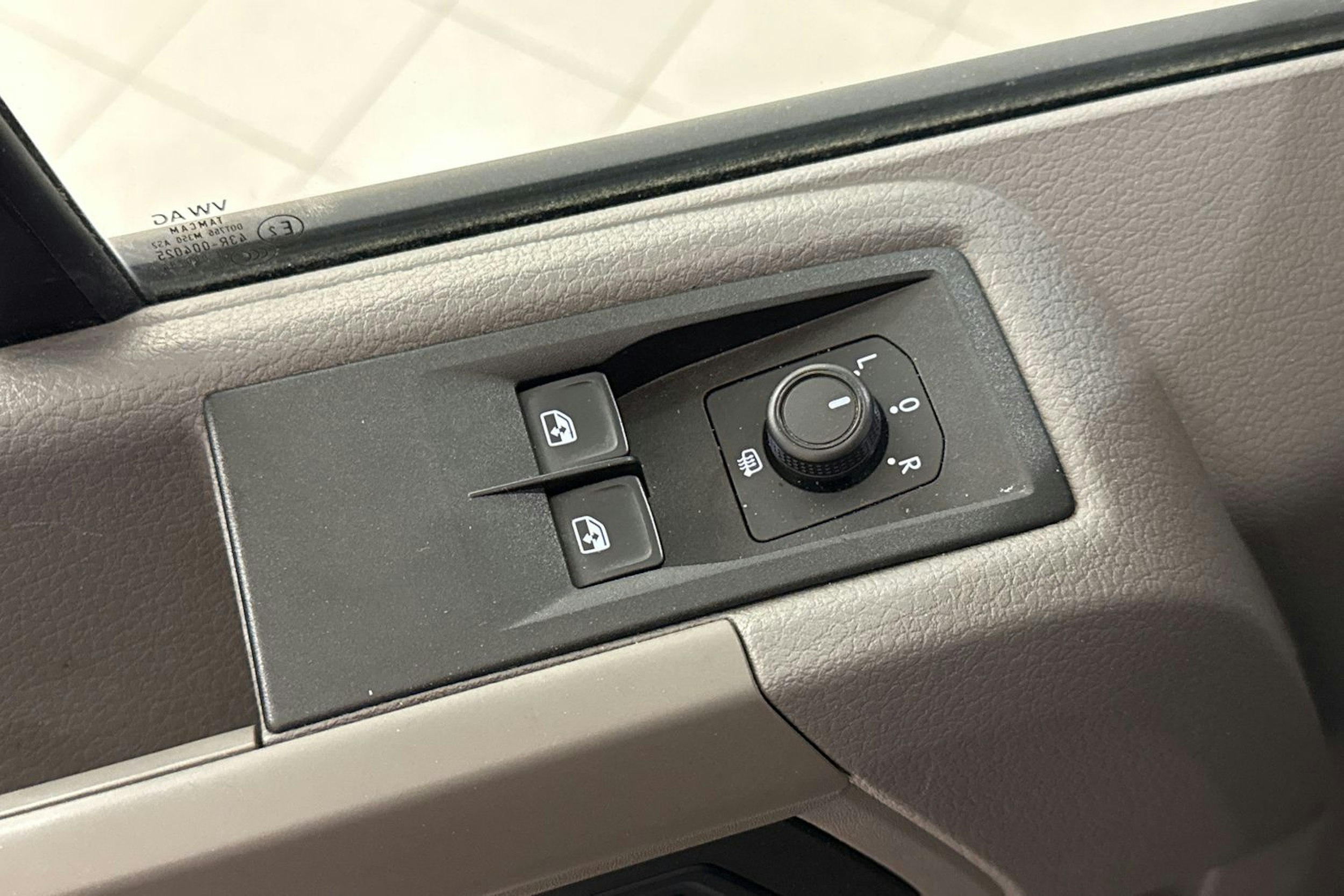 Harmaa Volkswagen CRAFTER 2021 kuva 26.