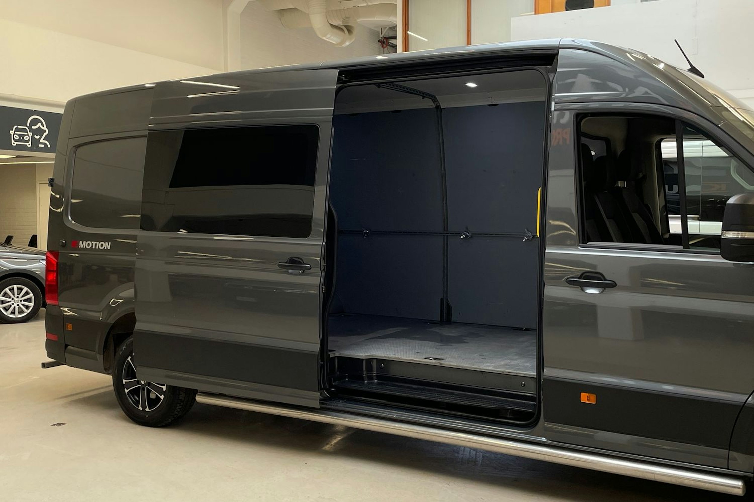 met. harmaa Volkswagen Crafter 2021 kuva 12.