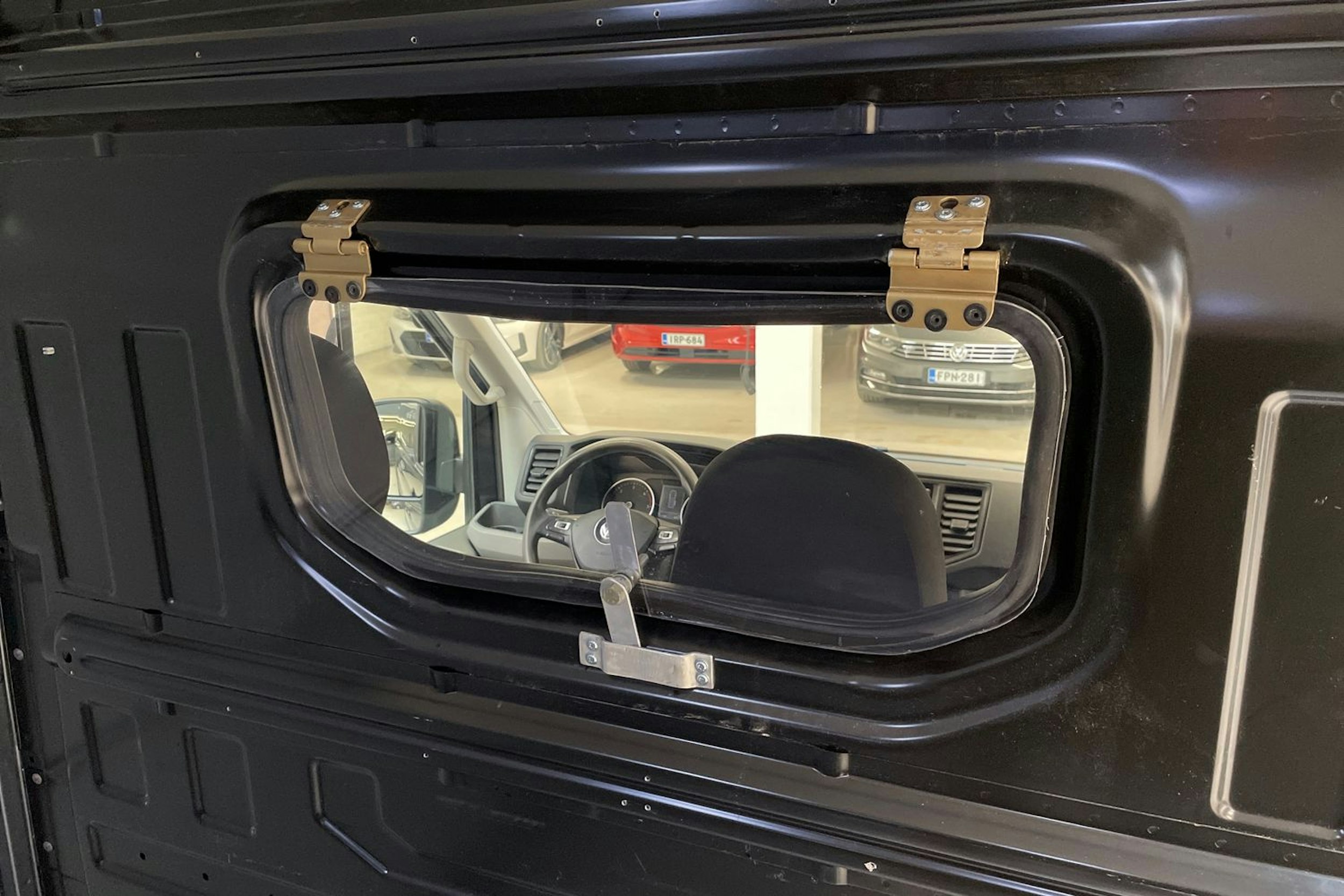 met. harmaa Volkswagen Crafter 2021 kuva 14.
