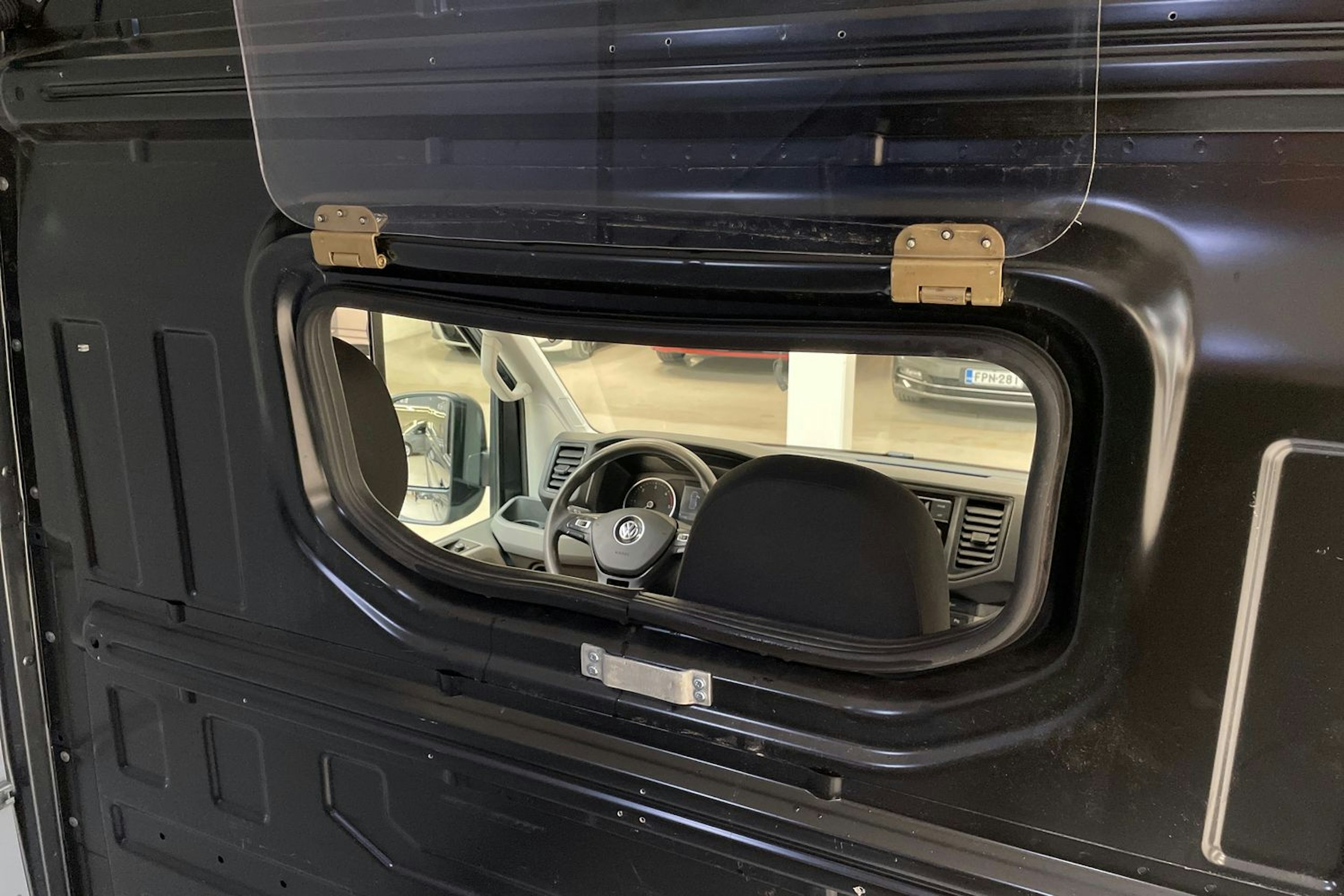 met. harmaa Volkswagen Crafter 2021 kuva 15.