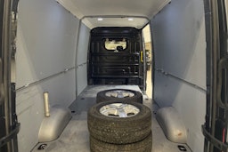 met. harmaa Volkswagen Crafter 2021 kuva 18.