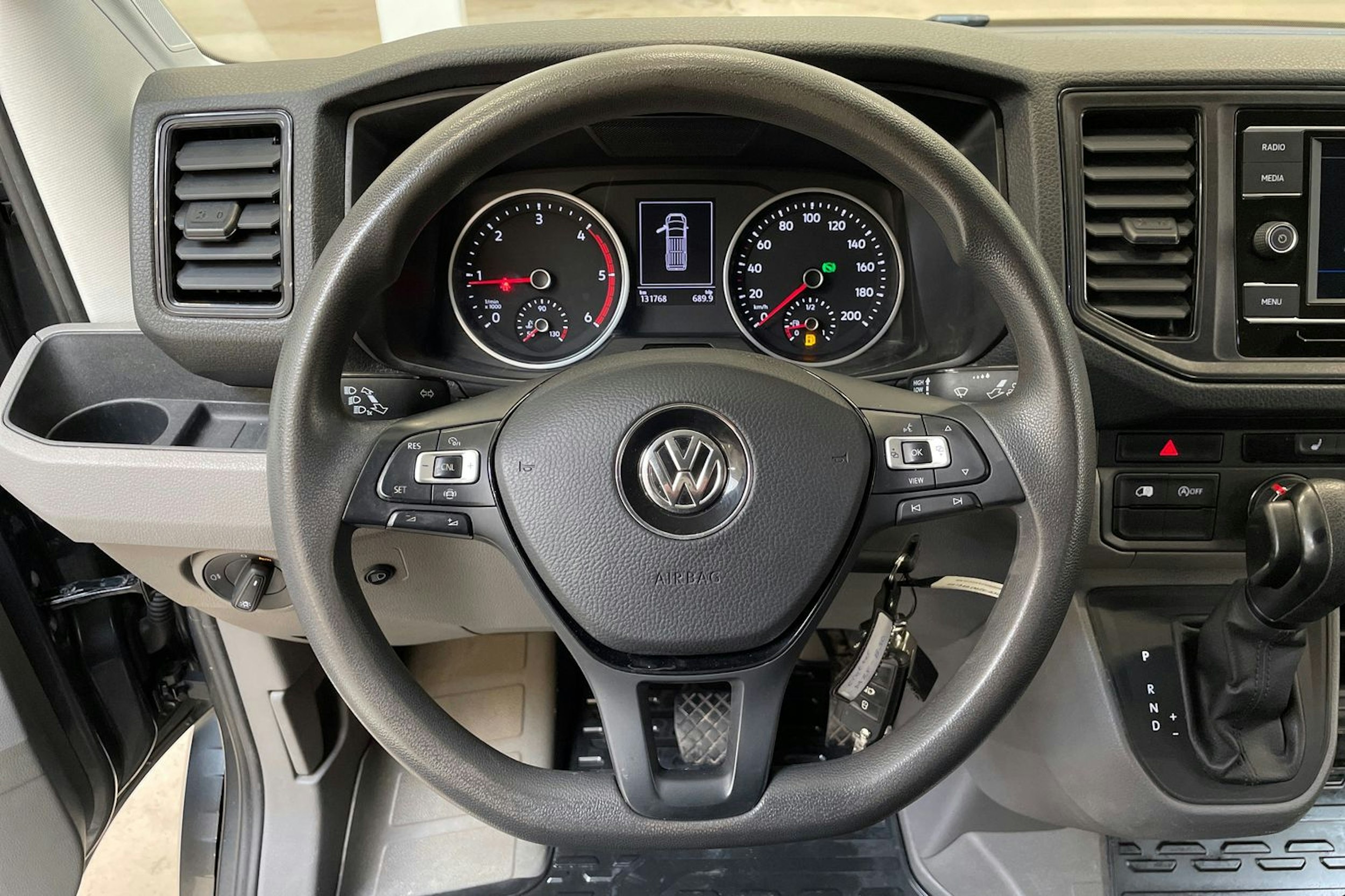 met. harmaa Volkswagen Crafter 2021 kuva 20.