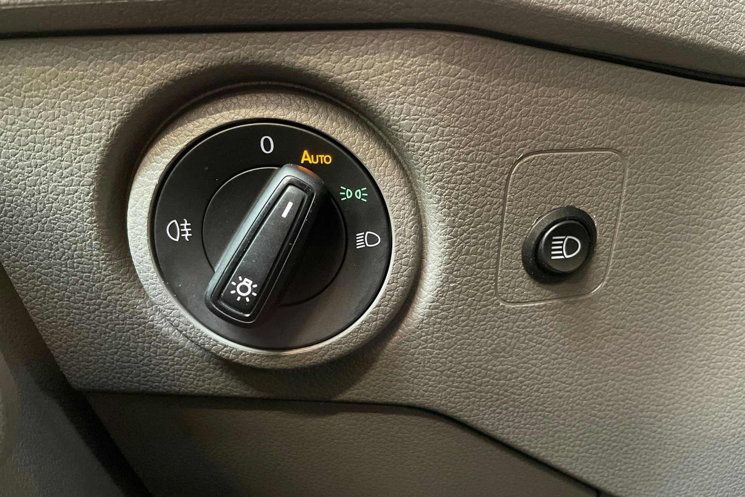 met. harmaa Volkswagen Crafter 2021 kuva 29.
