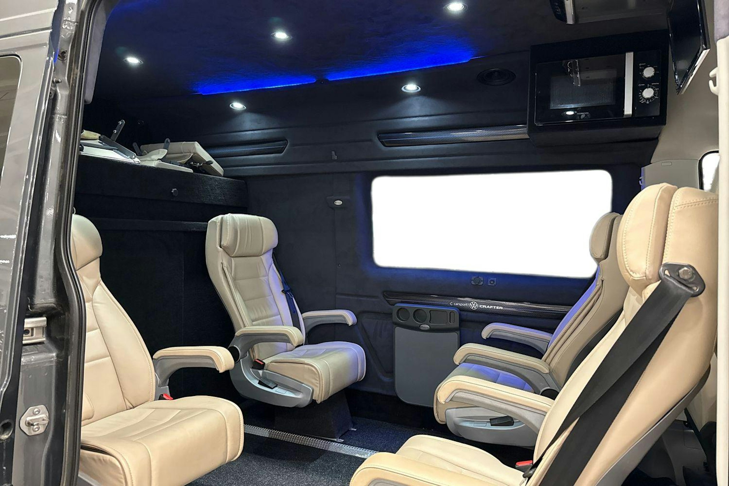 harmaa Volkswagen Crafter 2021 kuva 3.