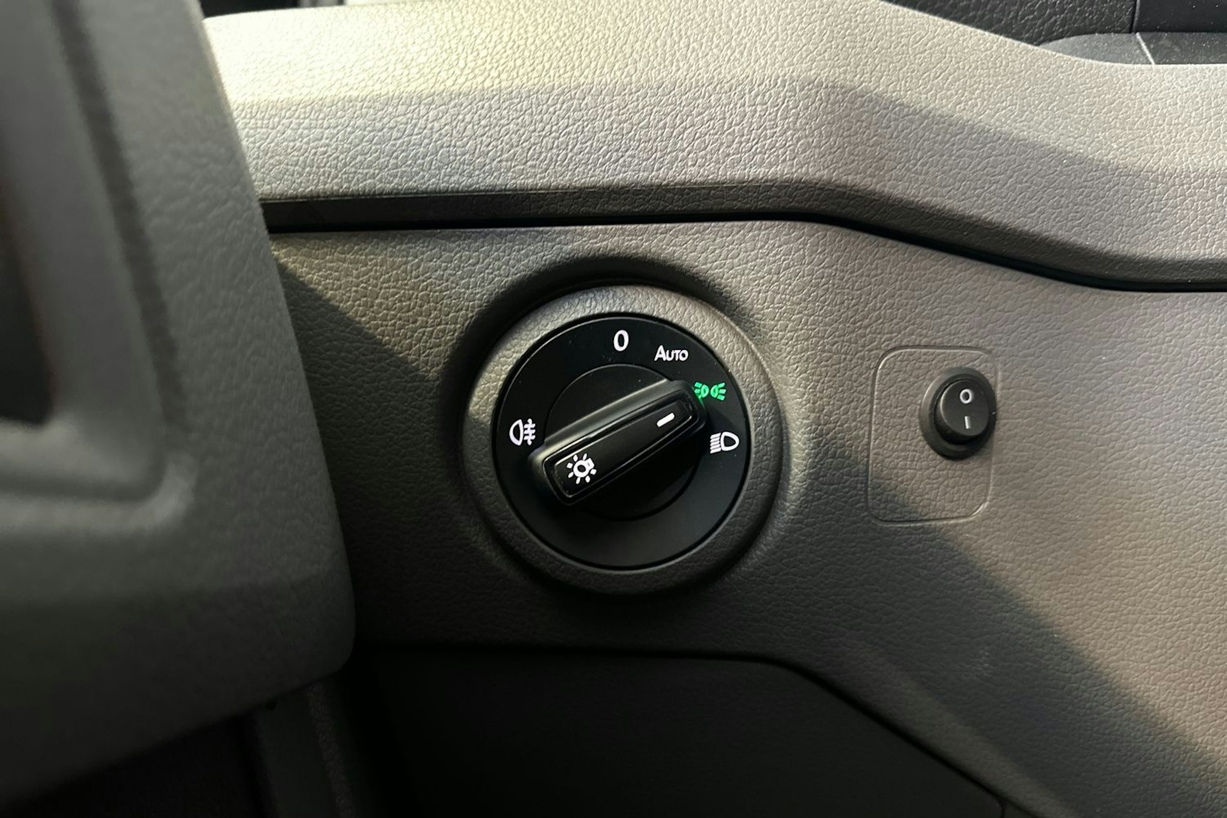 Musta Volkswagen CRAFTER 2021 kuva 15.