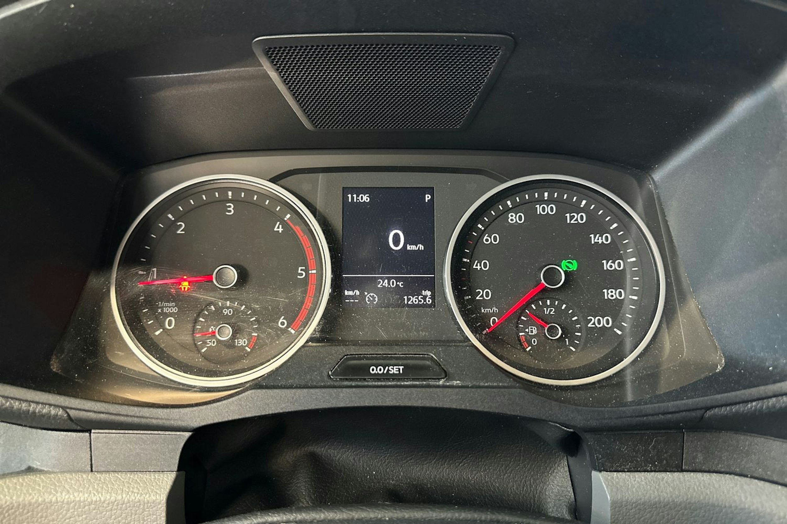 Musta Volkswagen CRAFTER 2021 kuva 18.