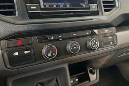 Musta Volkswagen CRAFTER 2021 kuva 20.