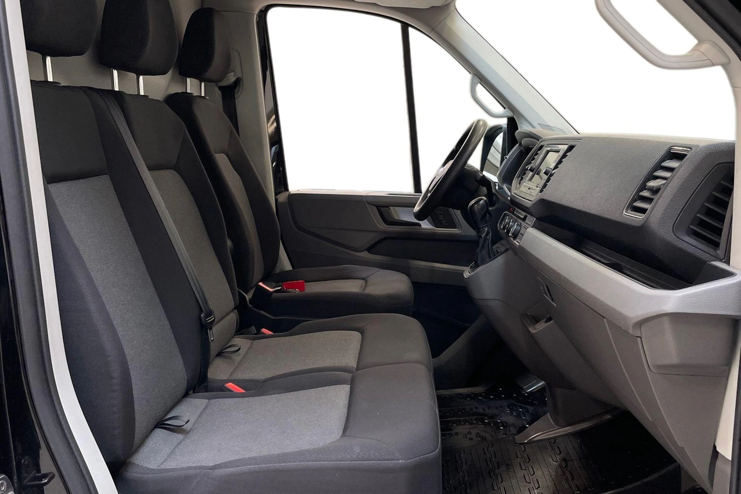 musta Volkswagen Crafter 2021 kuva 11.