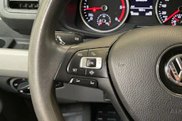 musta Volkswagen Crafter 2021 kuva 18.