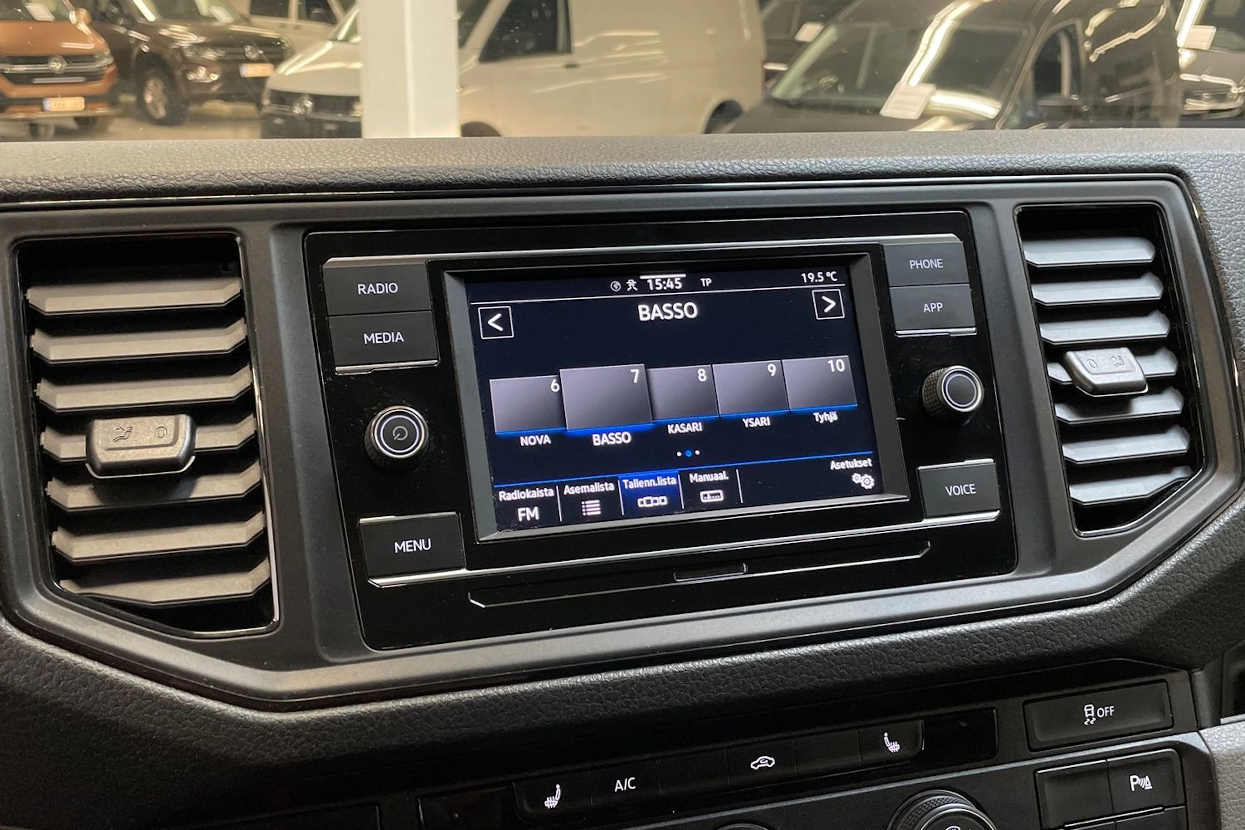 musta Volkswagen Crafter 2021 kuva 20.