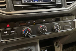 musta Volkswagen Crafter 2021 kuva 21.