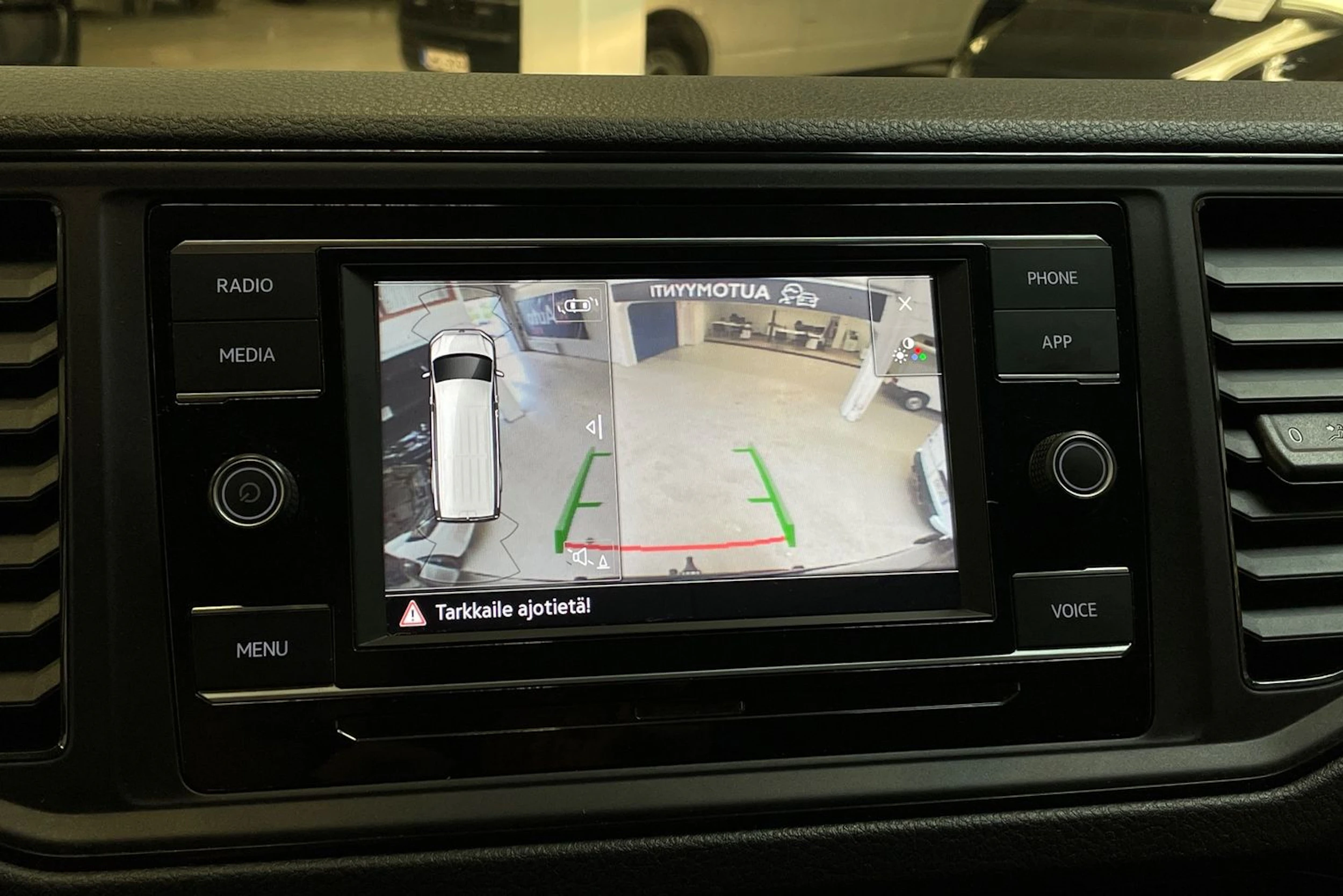 musta Volkswagen Crafter 2021 kuva 24.