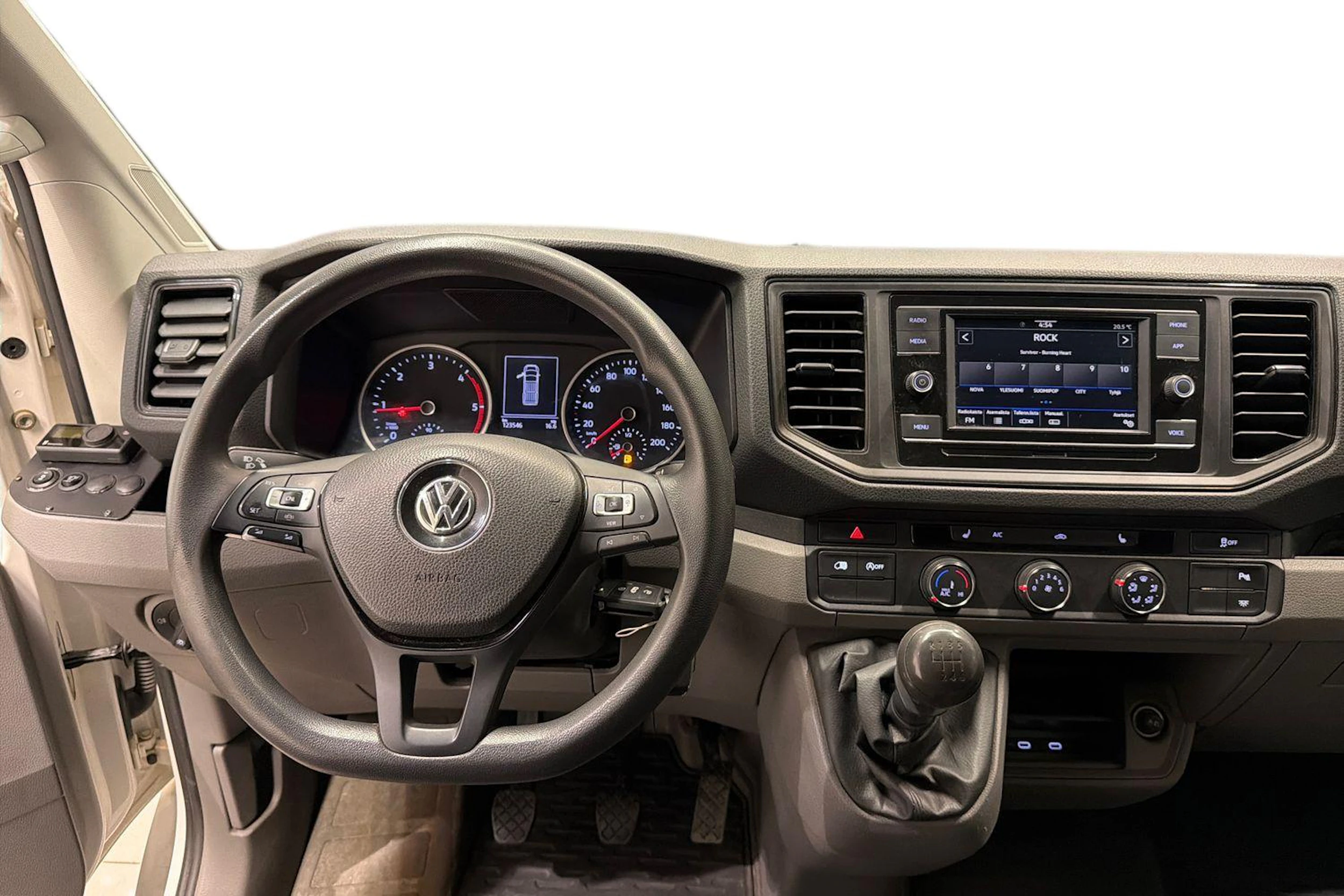 valkoinen Volkswagen Crafter 2021 kuva 9.