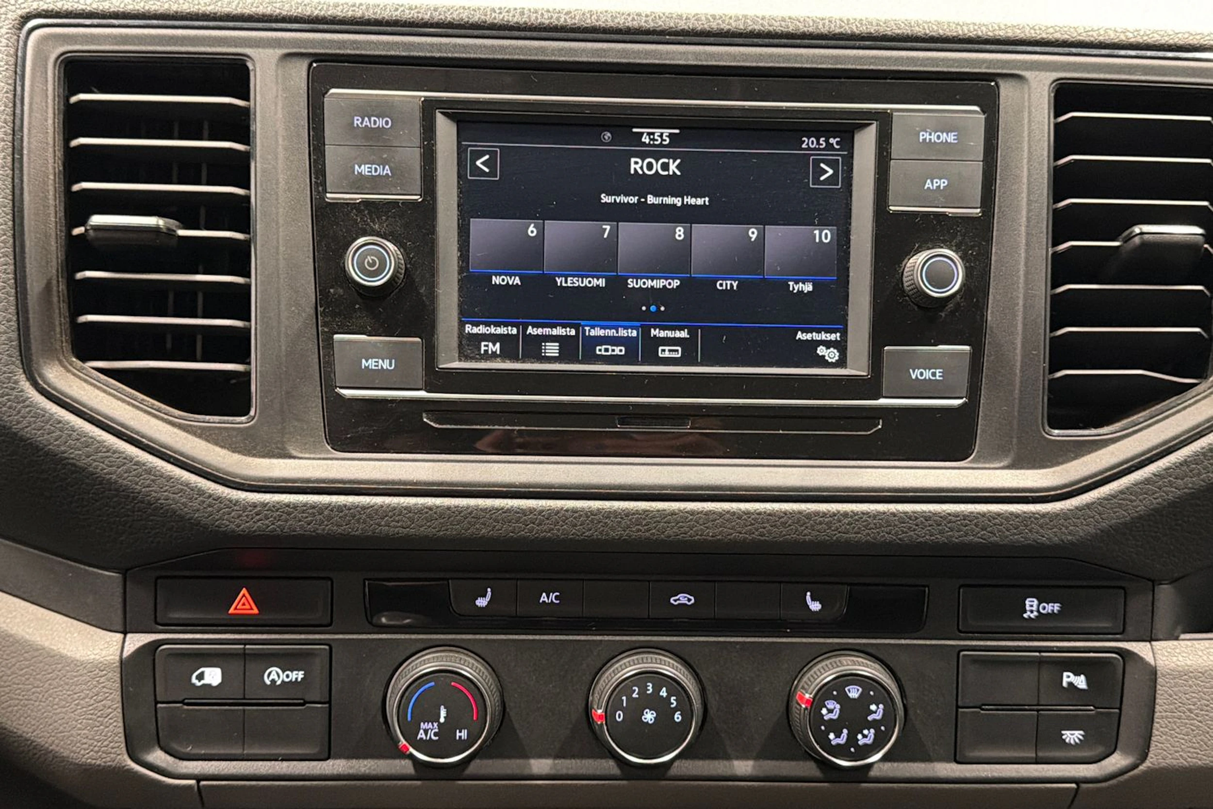 valkoinen Volkswagen Crafter 2021 kuva 20.
