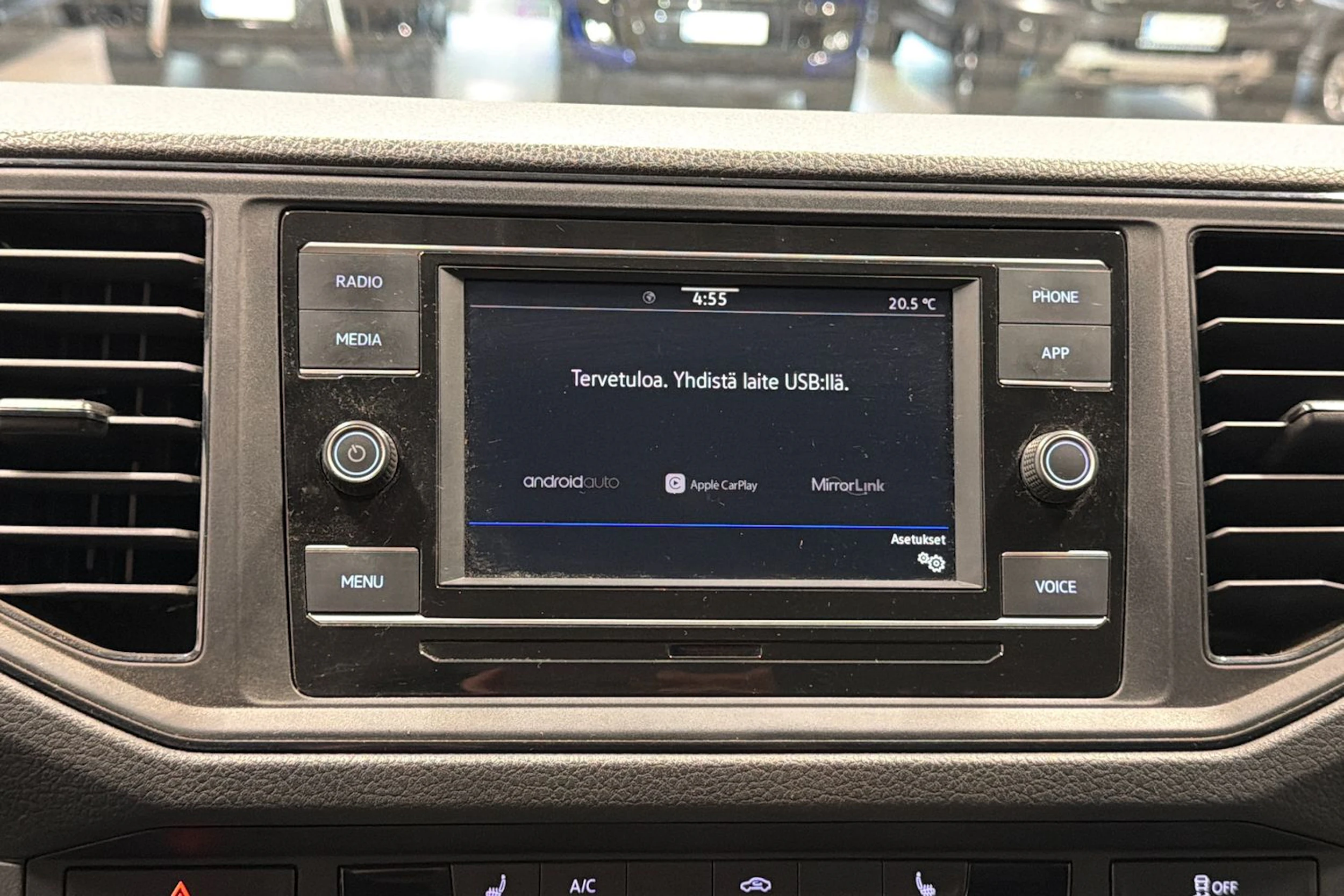 valkoinen Volkswagen Crafter 2021 kuva 21.