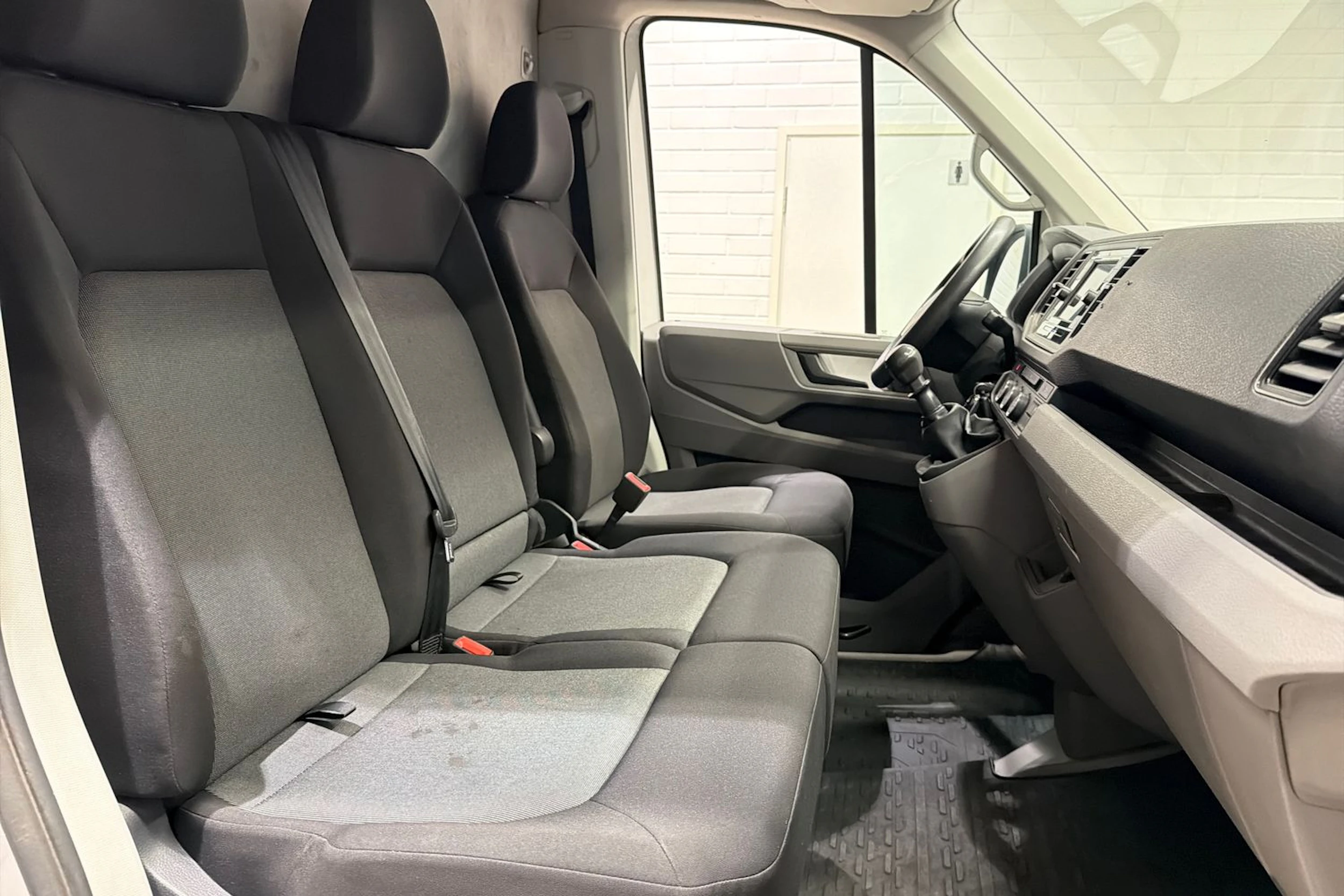 valkoinen Volkswagen Crafter 2021 kuva 24.