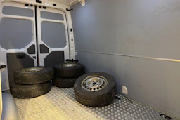 valkoinen Volkswagen Crafter 2021 kuva 25.
