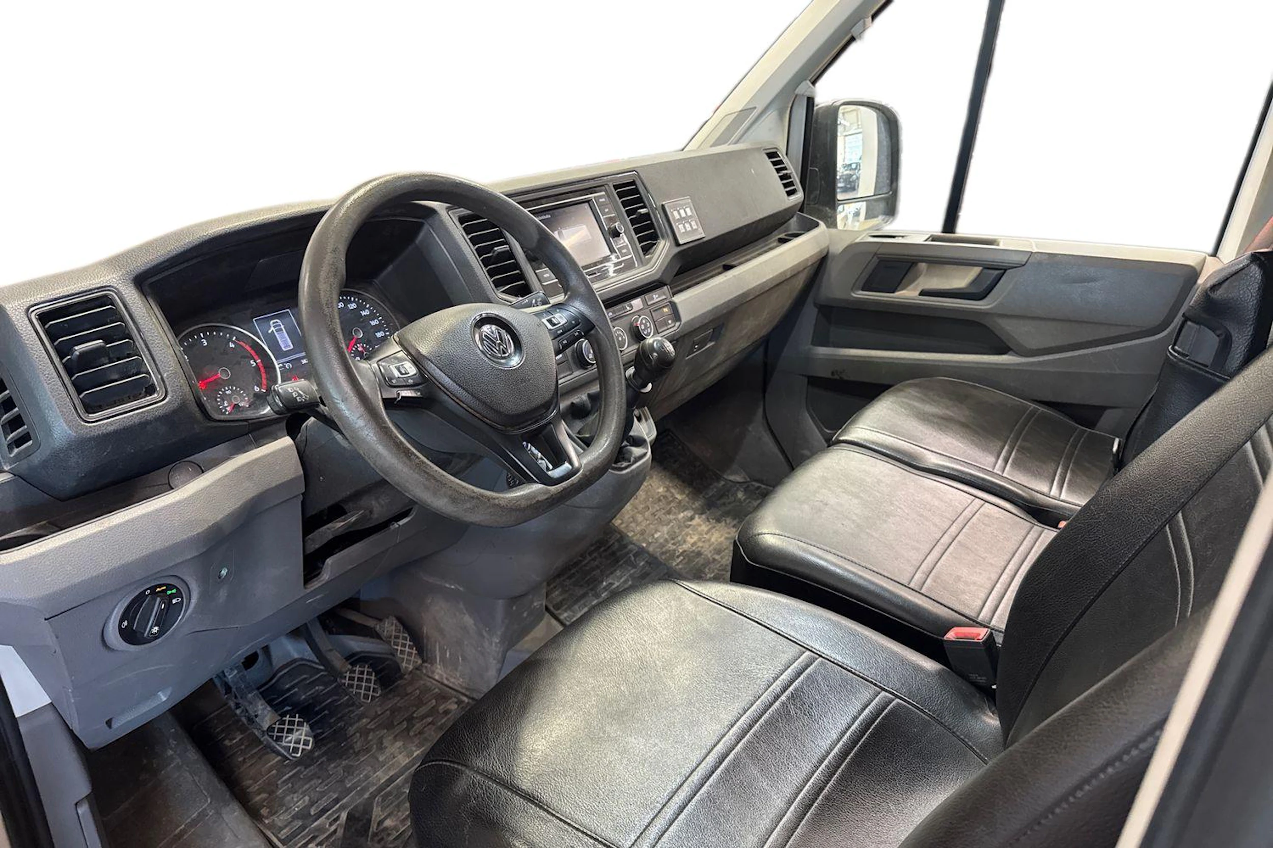 valkoinen Volkswagen Crafter 2021 kuva 3.