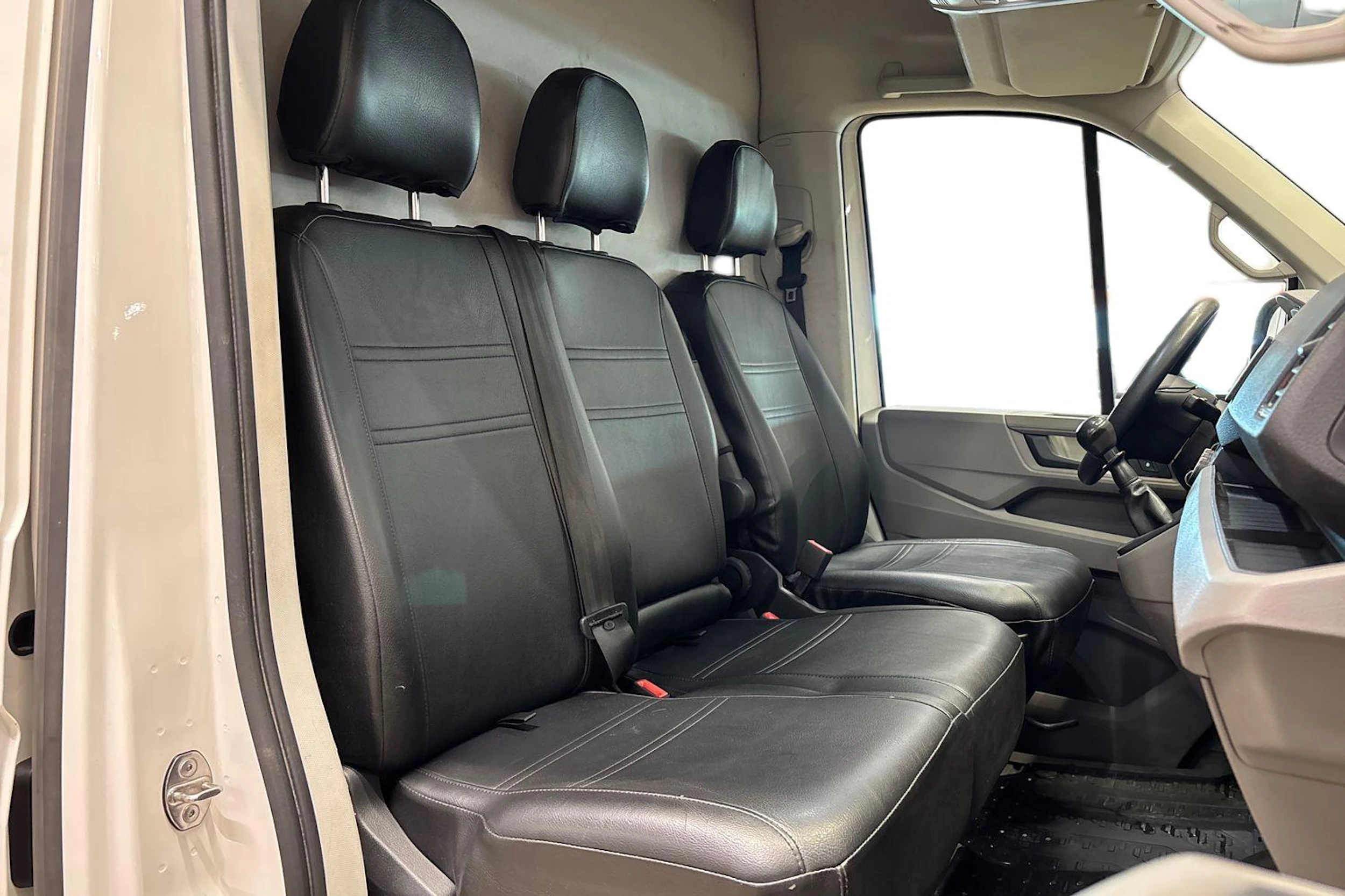 valkoinen Volkswagen Crafter 2021 kuva 8.